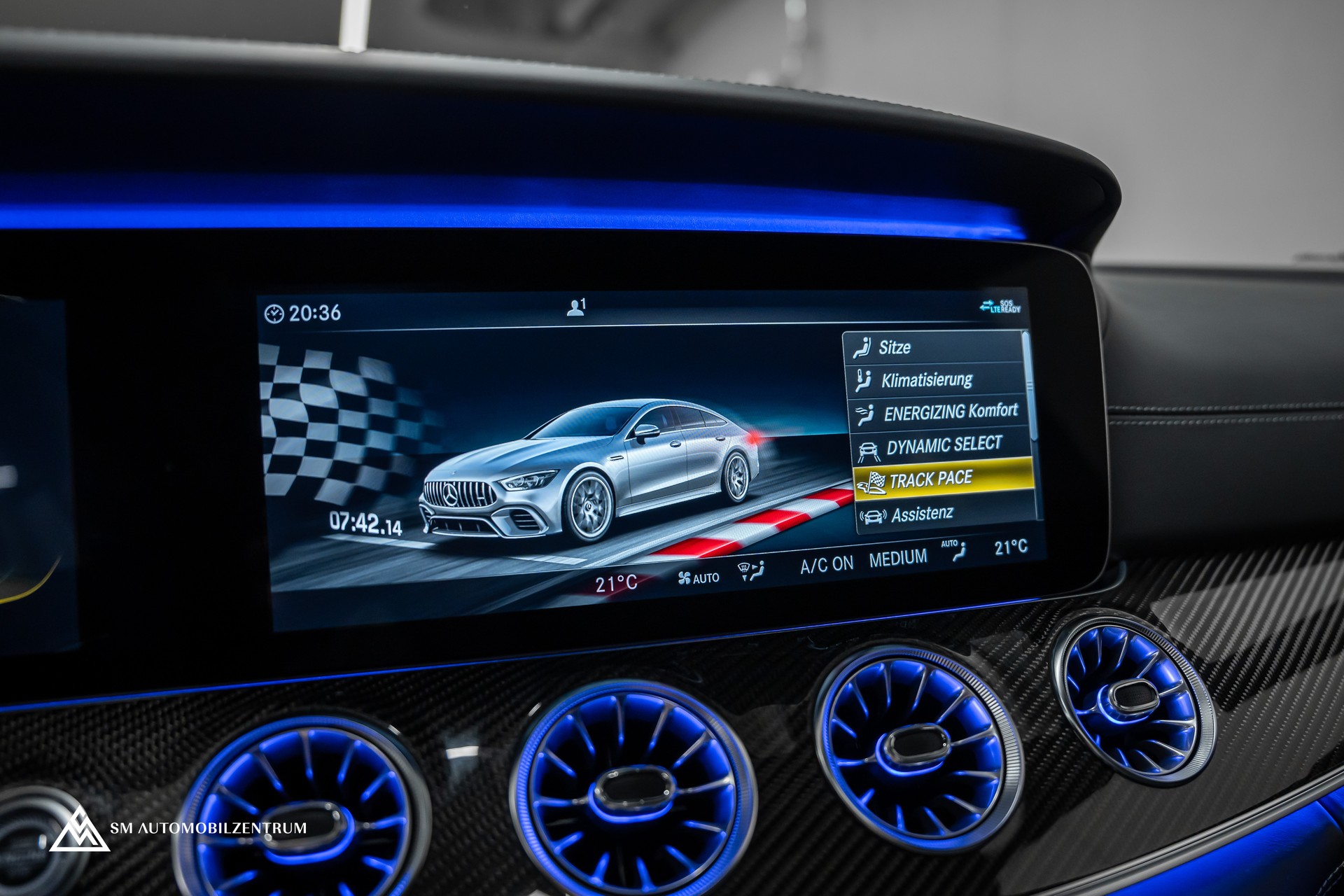 MERCEDES-BENZ AMG GT 63 S 4matic+ / Aeropaket / Carbon / Standheizung / Sitzbelüftung-image-40