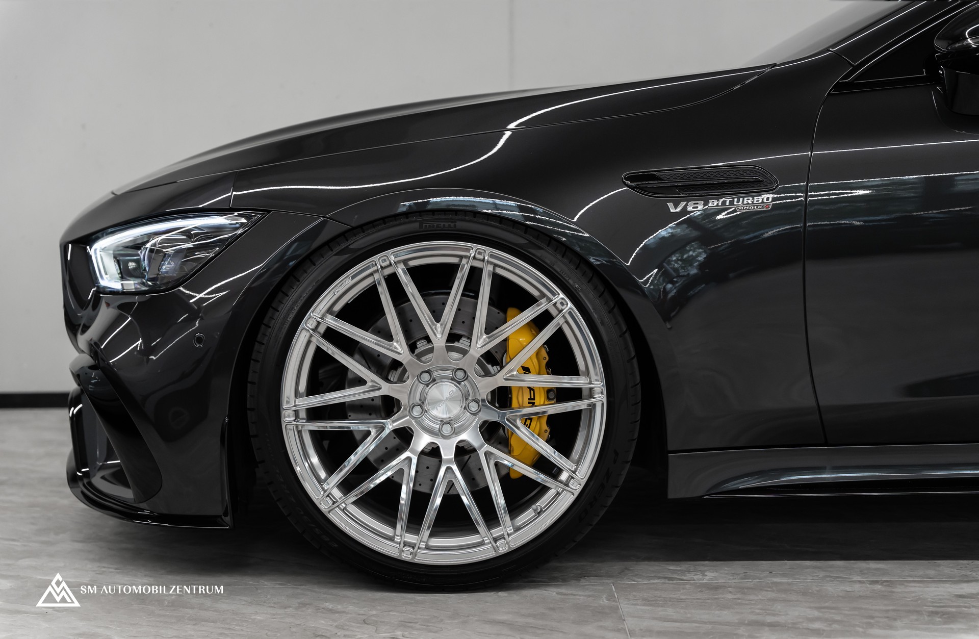 MERCEDES-BENZ AMG GT 63 S 4matic+ / Aeropaket / Carbon / Standheizung / Sitzbelüftung-showroom-element-3
