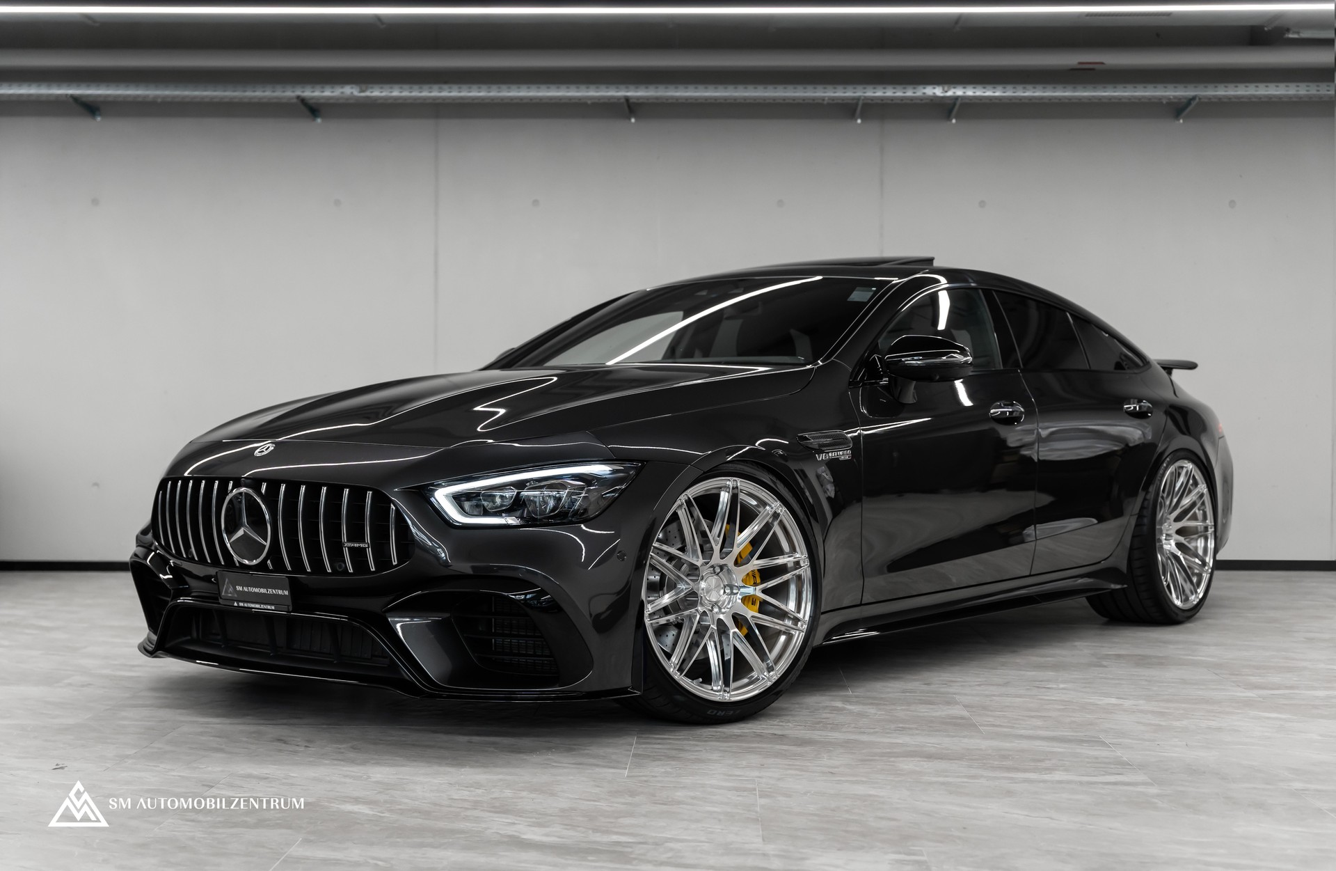 MERCEDES-BENZ AMG GT 63 S 4matic+ / Aeropaket / Carbon / Standheizung / Sitzbelüftung