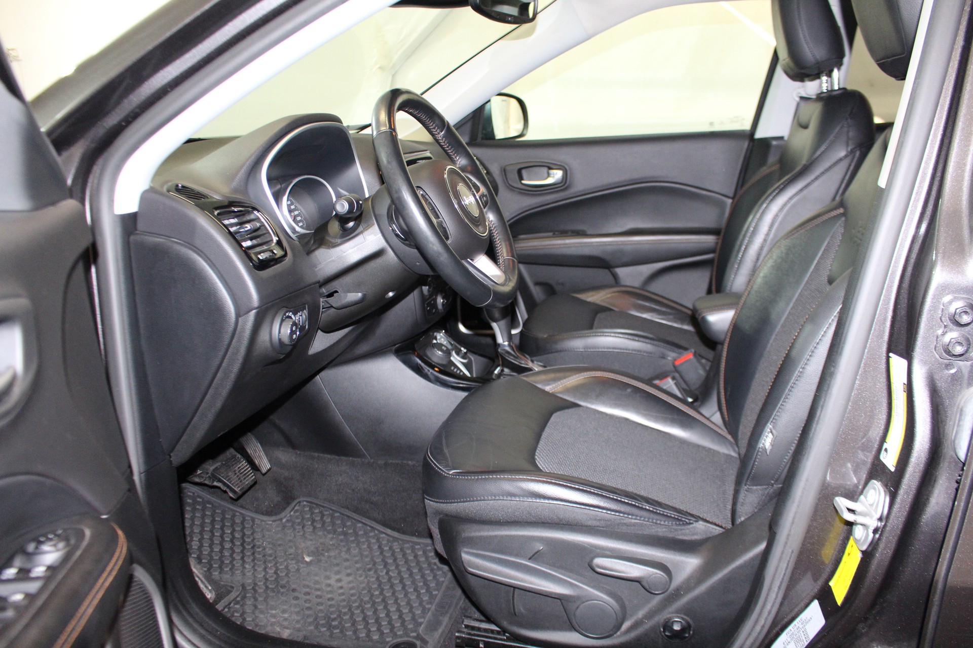 JEEP Compass 1.4 MultiAir Opening Editon AWD-image-6