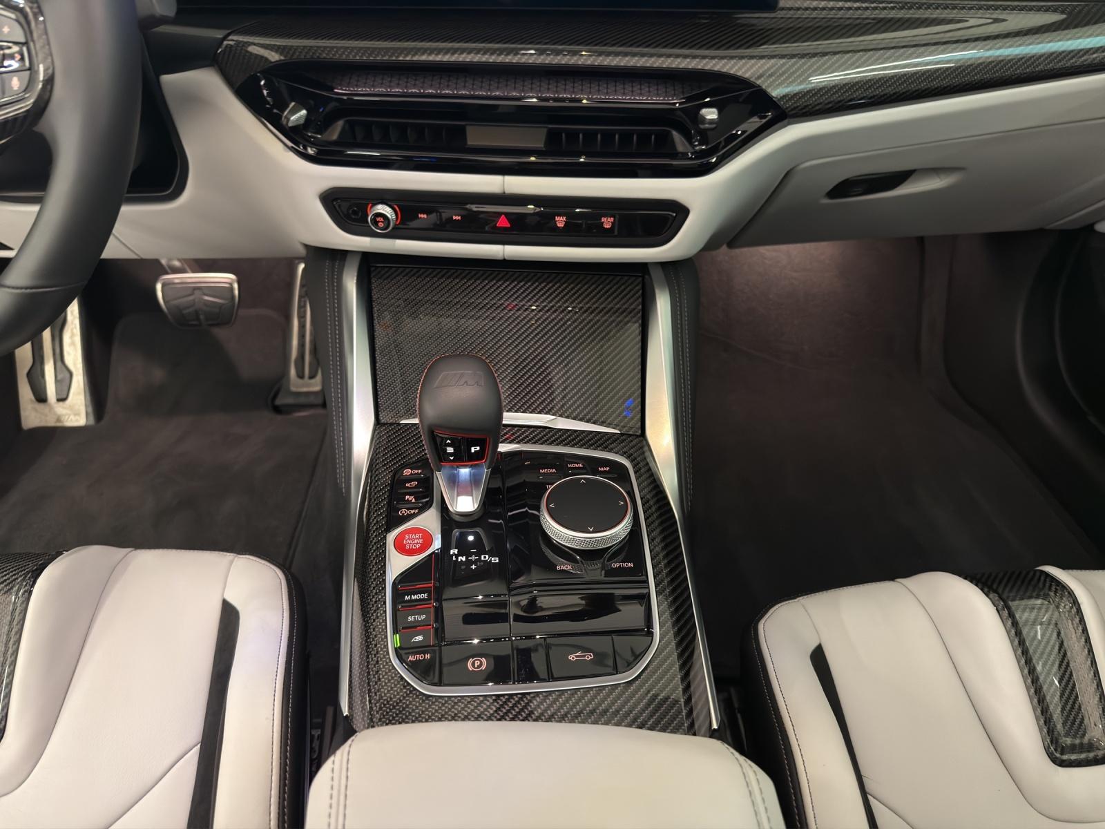 BMW M4 Competition xDrive Cabrio-image-15