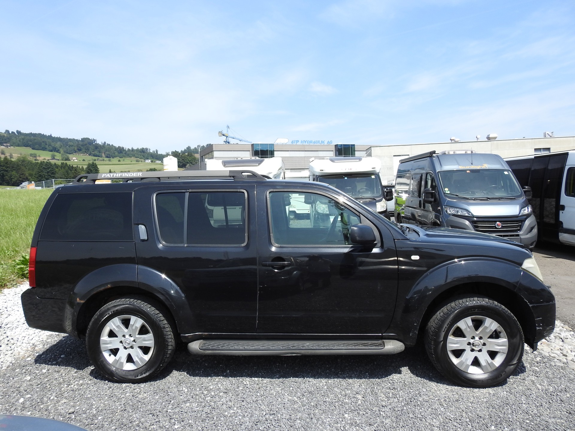 NISSAN Pathfinder 2.5 dCi LE-image-6