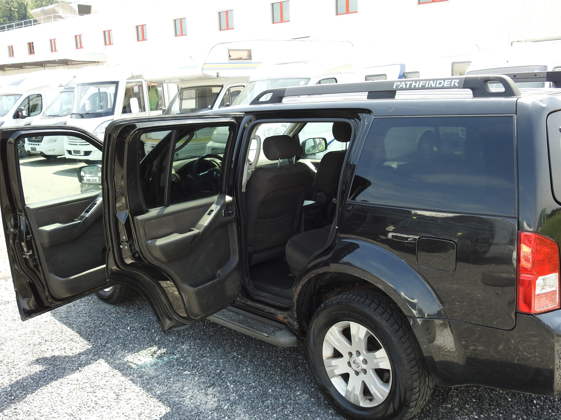 NISSAN Pathfinder 2.5 dCi LE-image-16