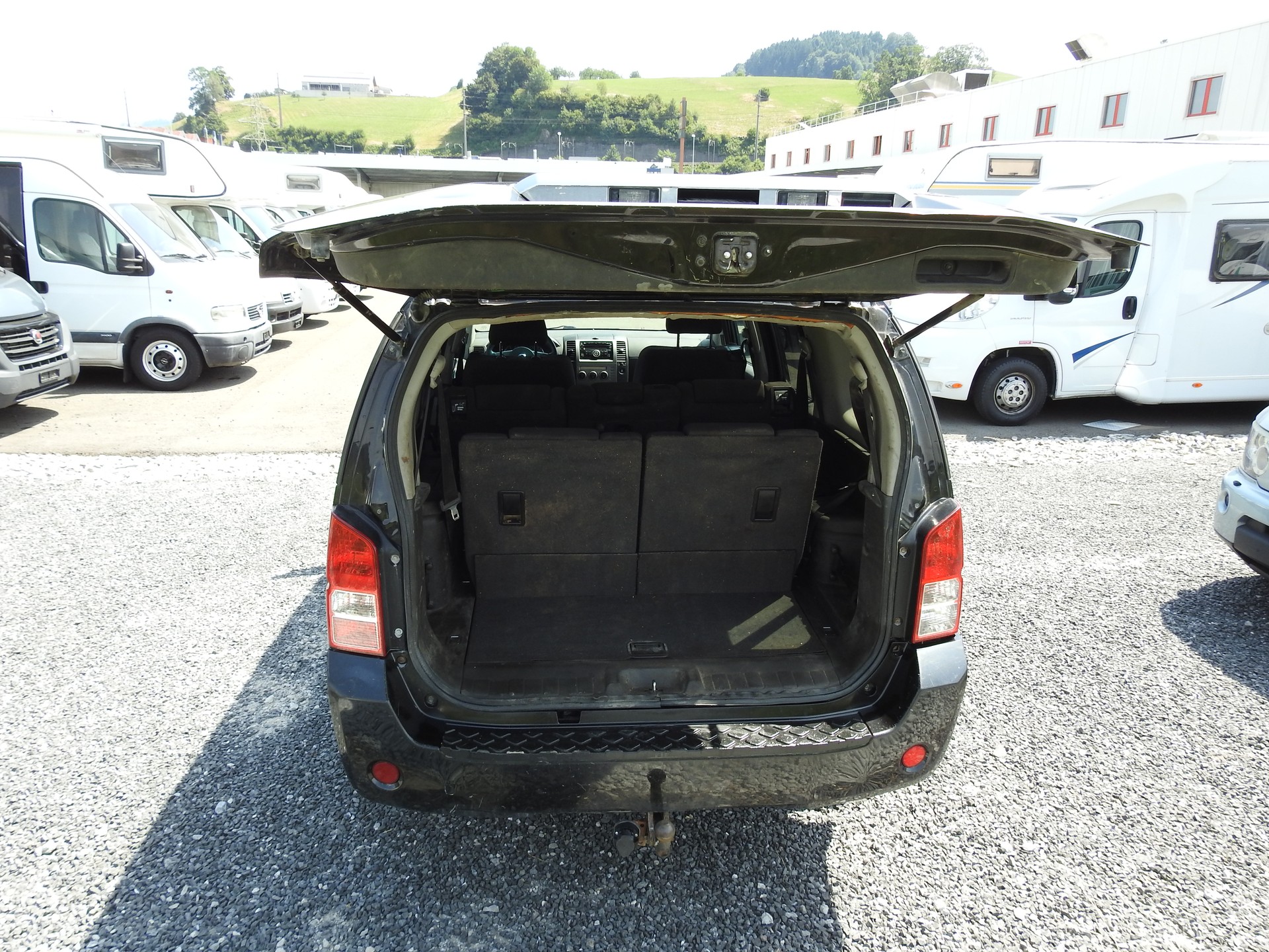 NISSAN Pathfinder 2.5 dCi LE-image-9