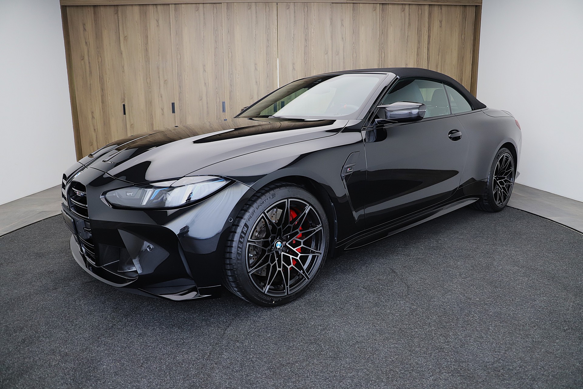 BMW M4 Cabrio Competition M xDrive Facelift mit 530 PS und Carbon Exterieurpaket-image-1