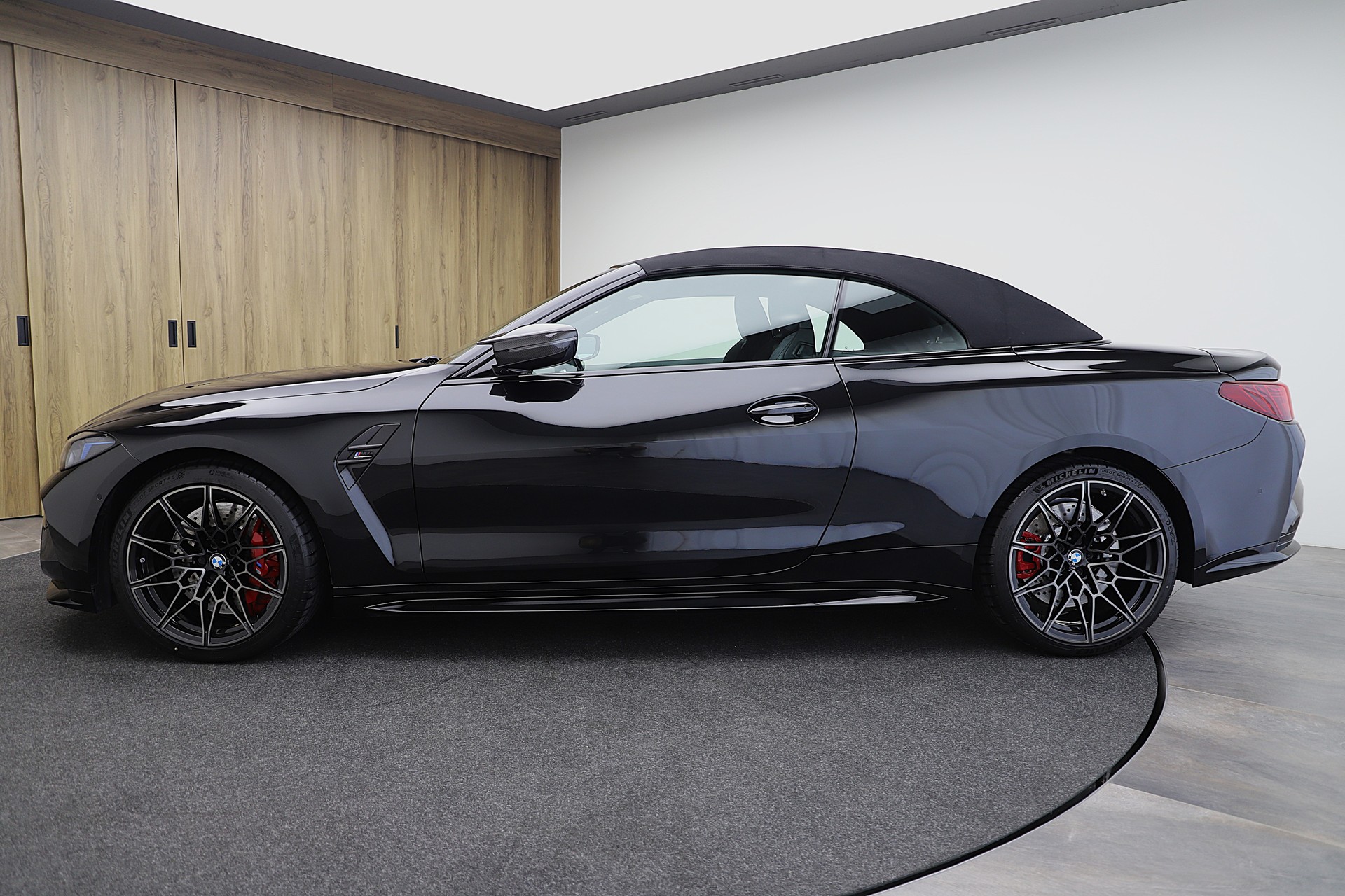 BMW M4 Cabrio Competition M xDrive Facelift mit 530 PS und Carbon Exterieurpaket-image-4