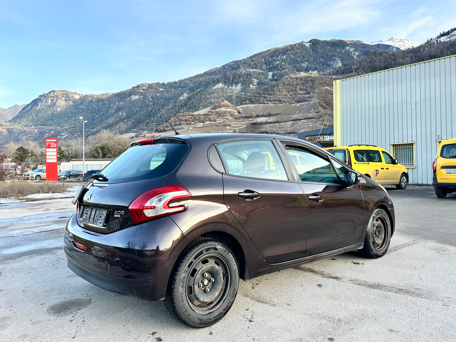 PEUGEOT 208 1.6 e-HDI Active-image-6