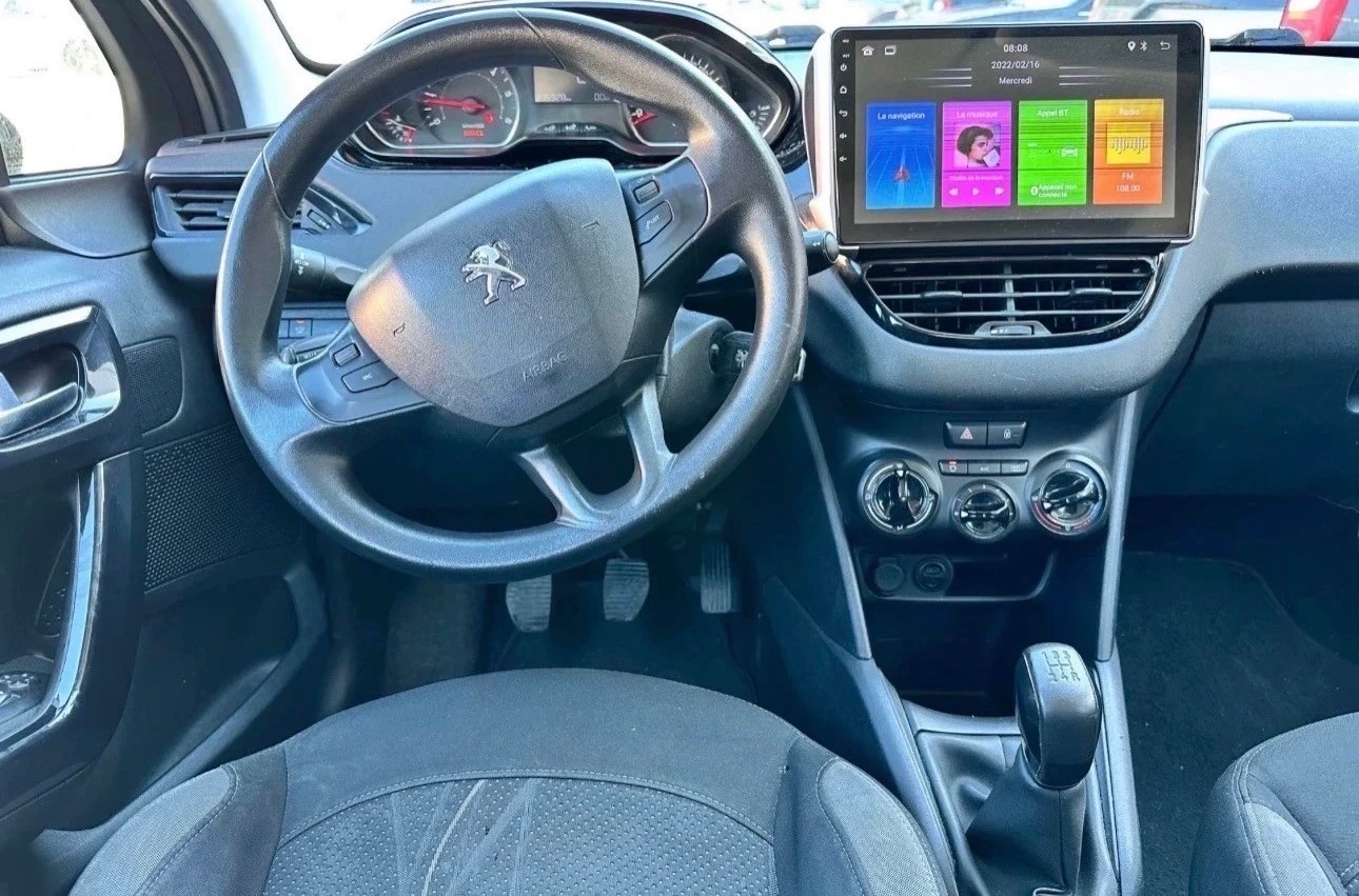 PEUGEOT 208 1.6 e-HDI Active-image-10