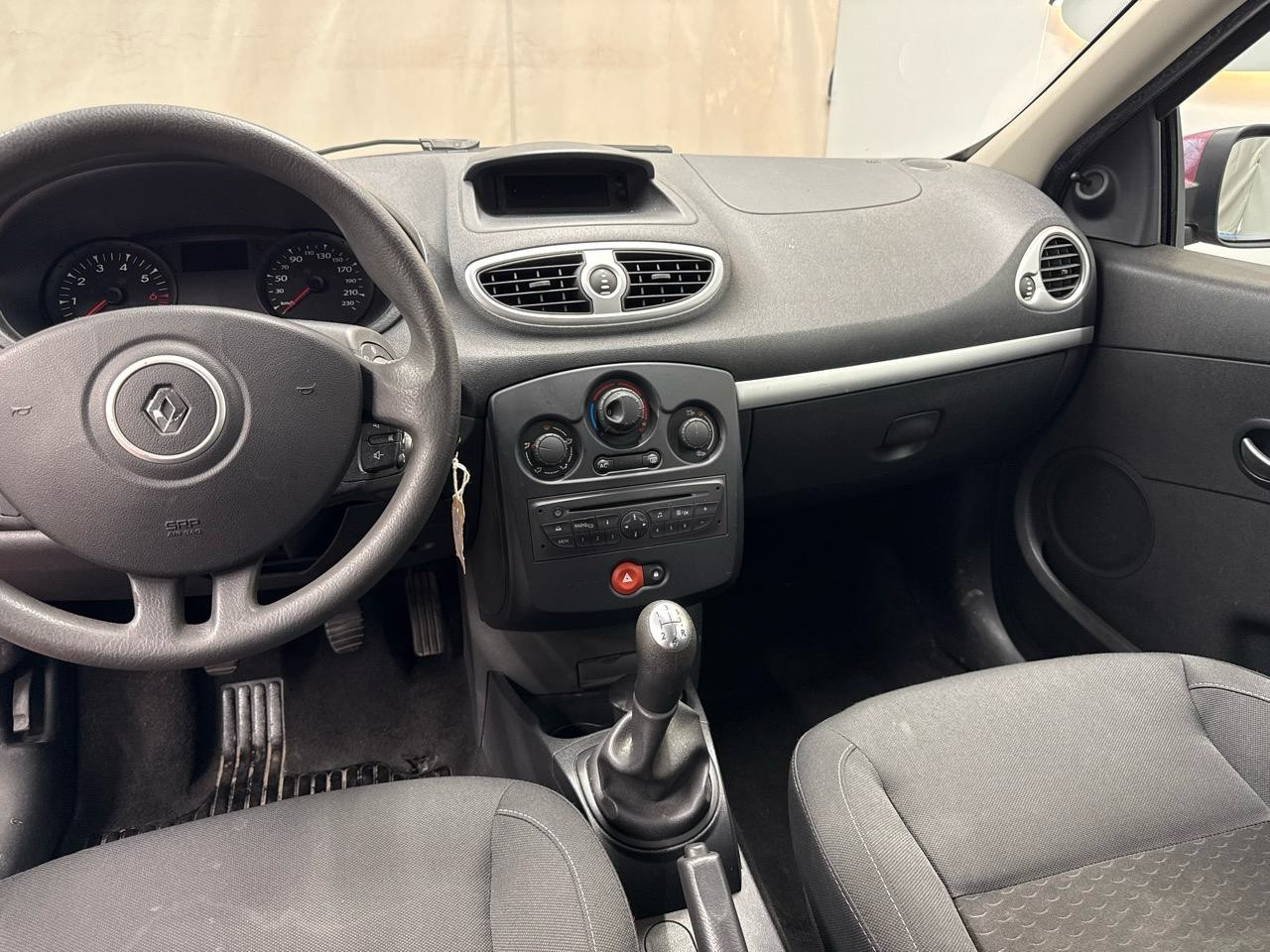 RENAULT Clio 1.2 16V Dynamique-image-4