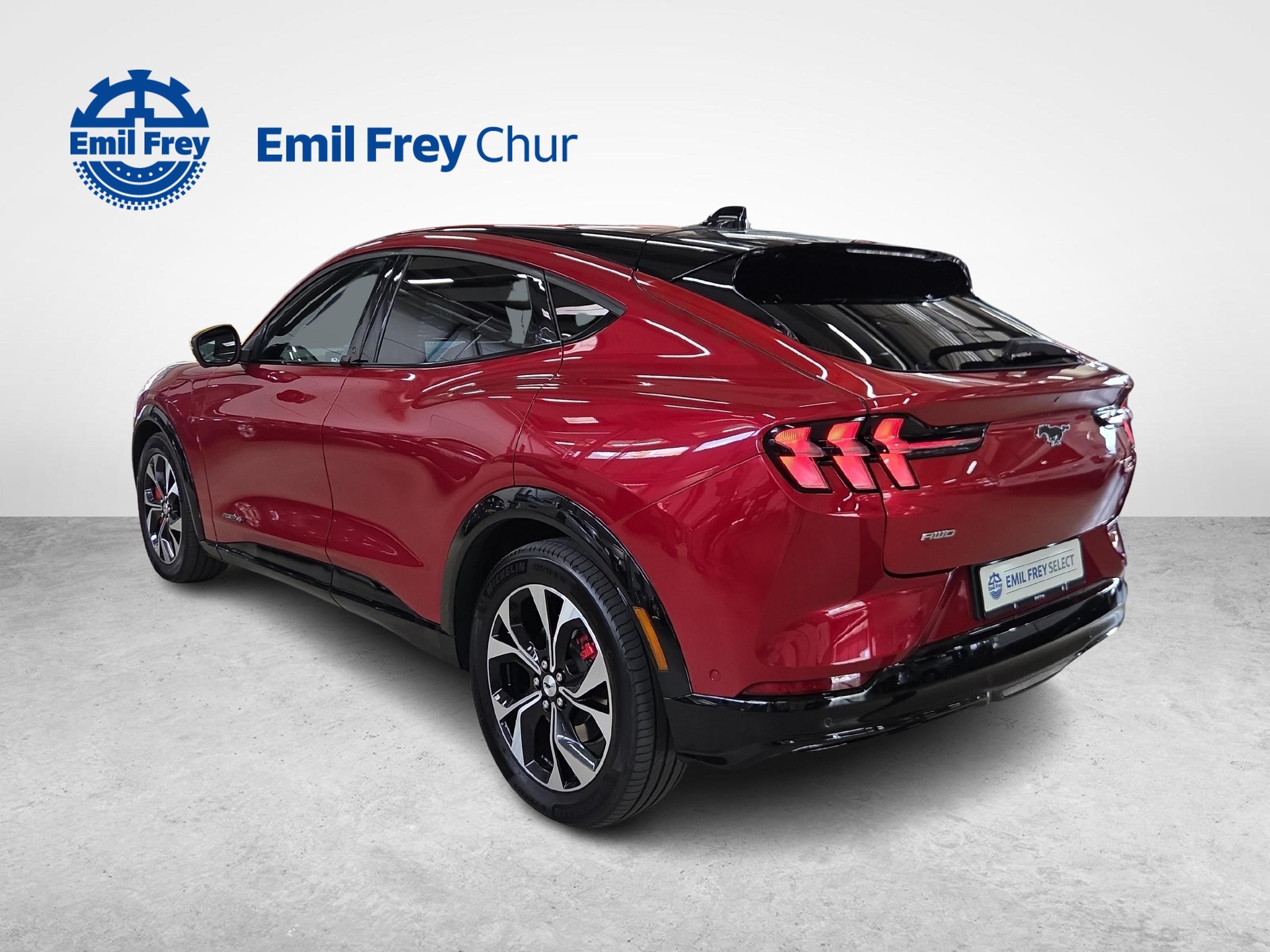 FORD Mustang Mach-E Extended AWD-showroom-element-3