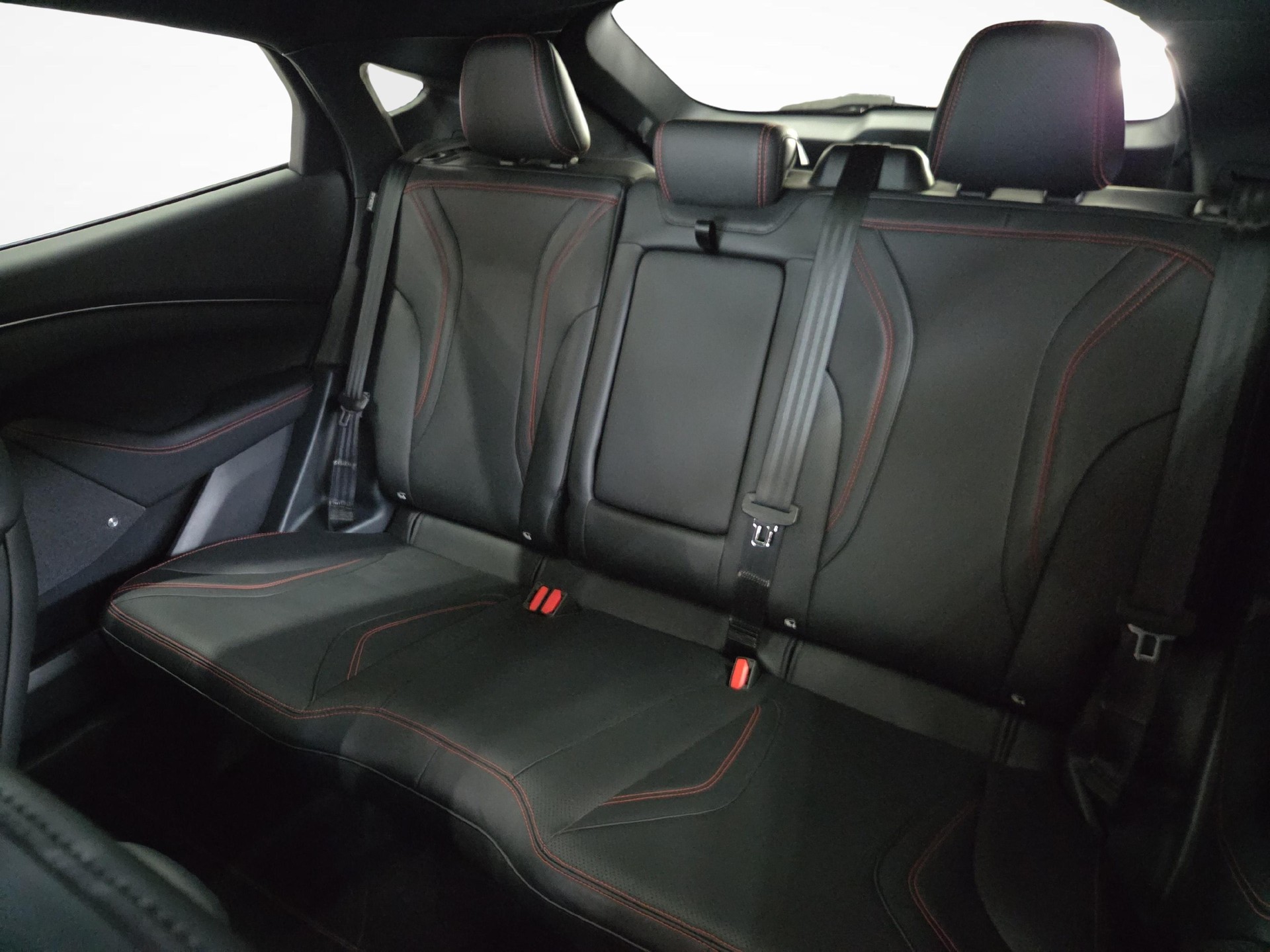 FORD Mustang Mach-E Extended AWD-image-11