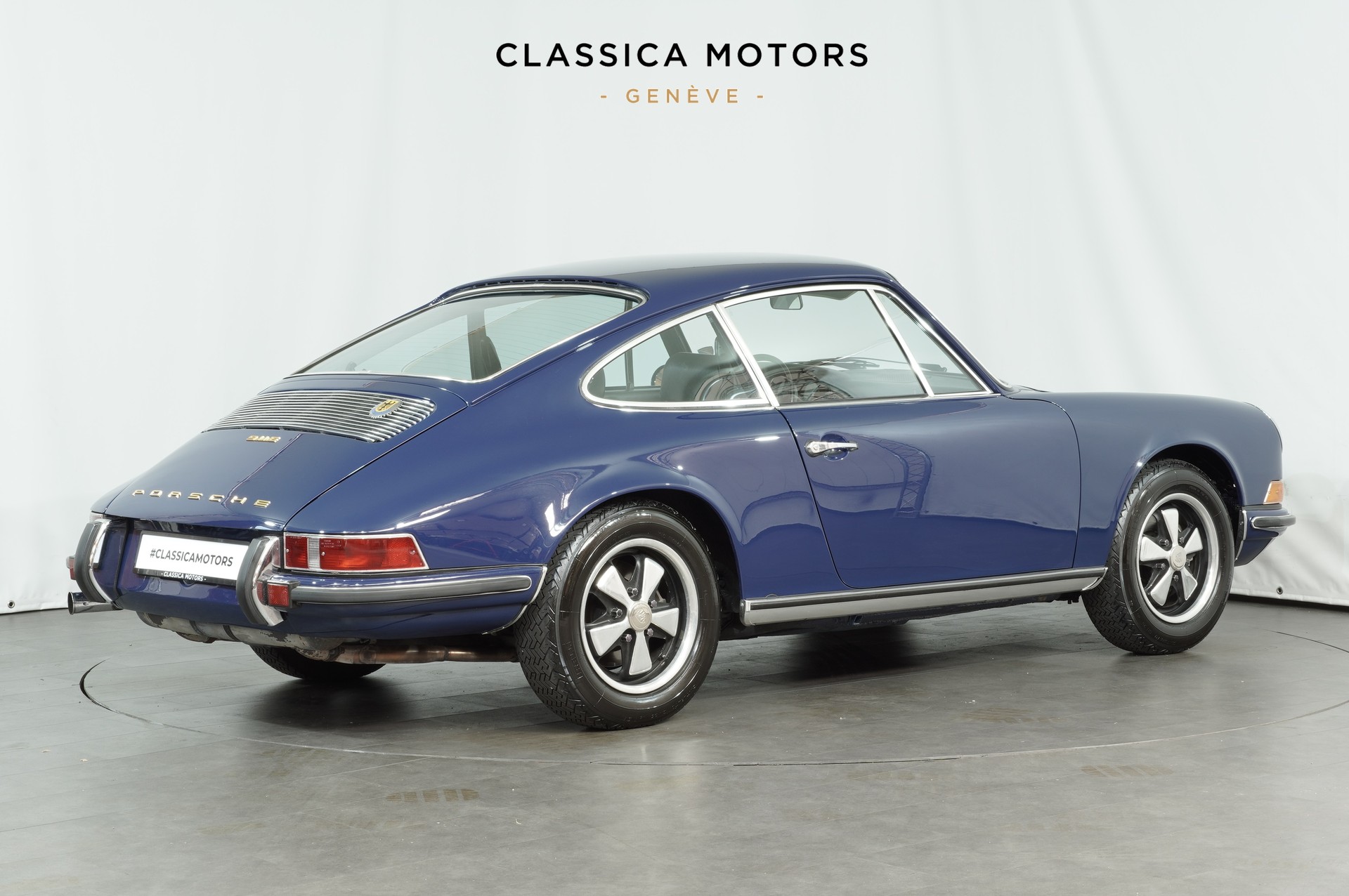 PORSCHE 911 2.2 E-showroom-element-3