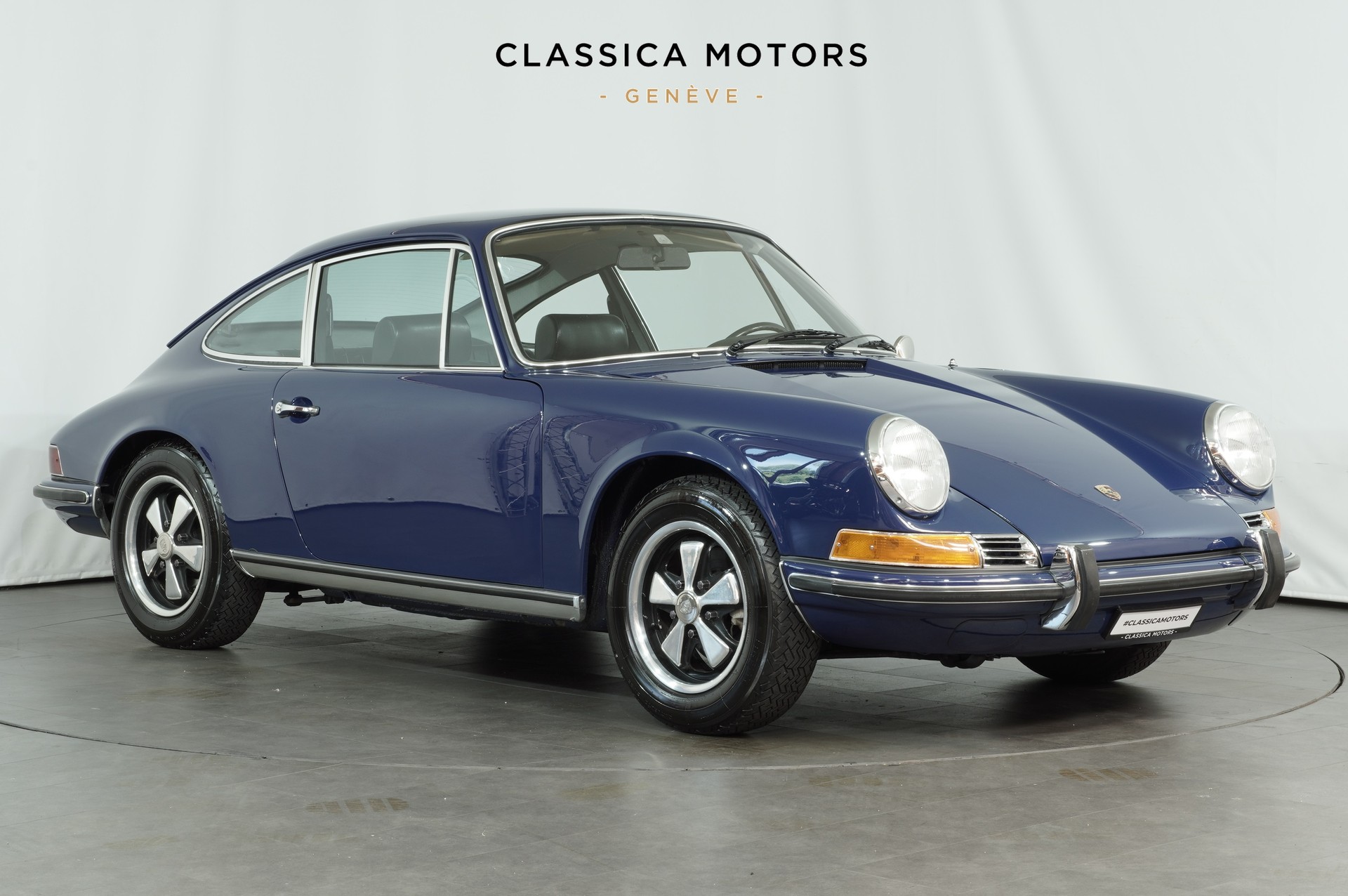 PORSCHE 911 2.2 E-showroom-element-1