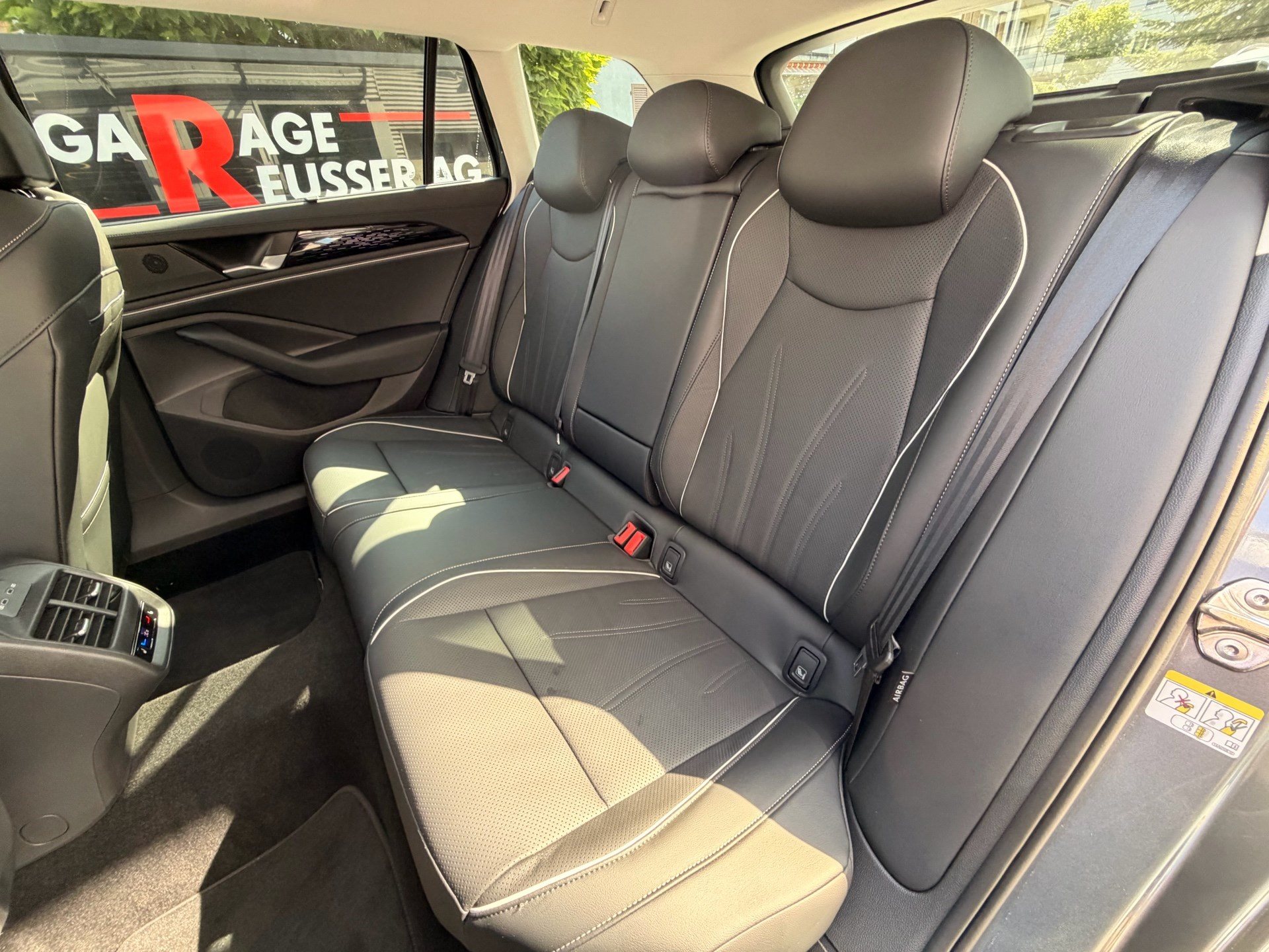 VW Passat Variant 1.5 TSI eHybrid 204 PS Elegance *** WUNDERSCHÖNES FAHRZEUG MIT TOP AUSSTATTUNG !!! ***-image-27