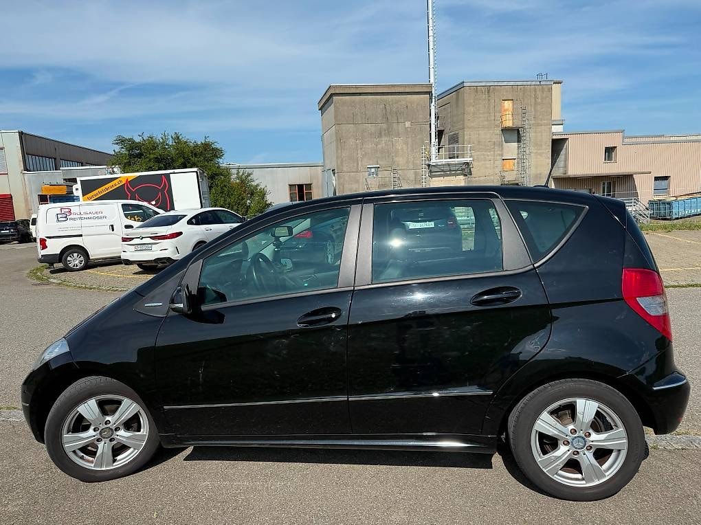 MERCEDES-BENZ A 180 (170) Elégance Autotronic-image-1