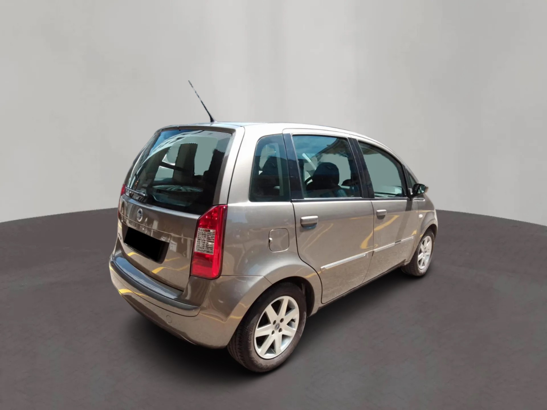 FIAT Idea 1.4 16V Dynamic-showroom-element-3