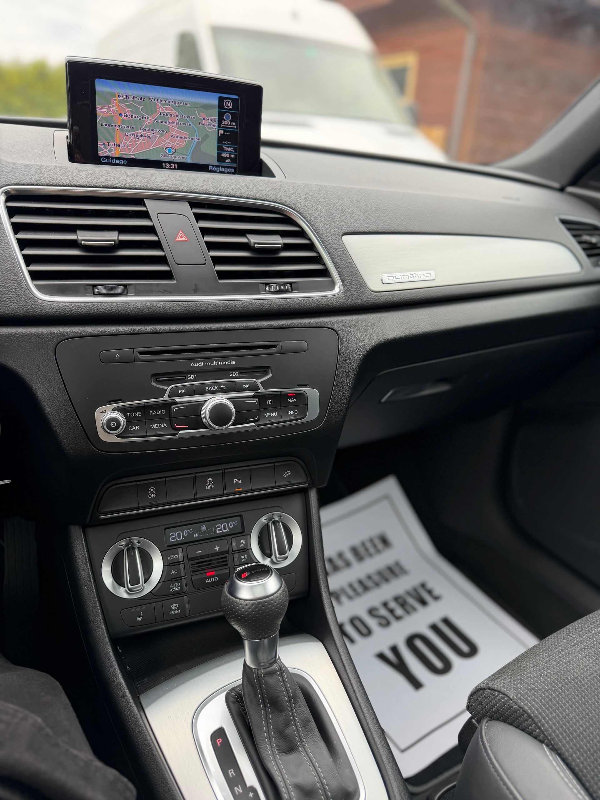 AUDI Q3 2.0 TDI quattro S-tronic-image-10