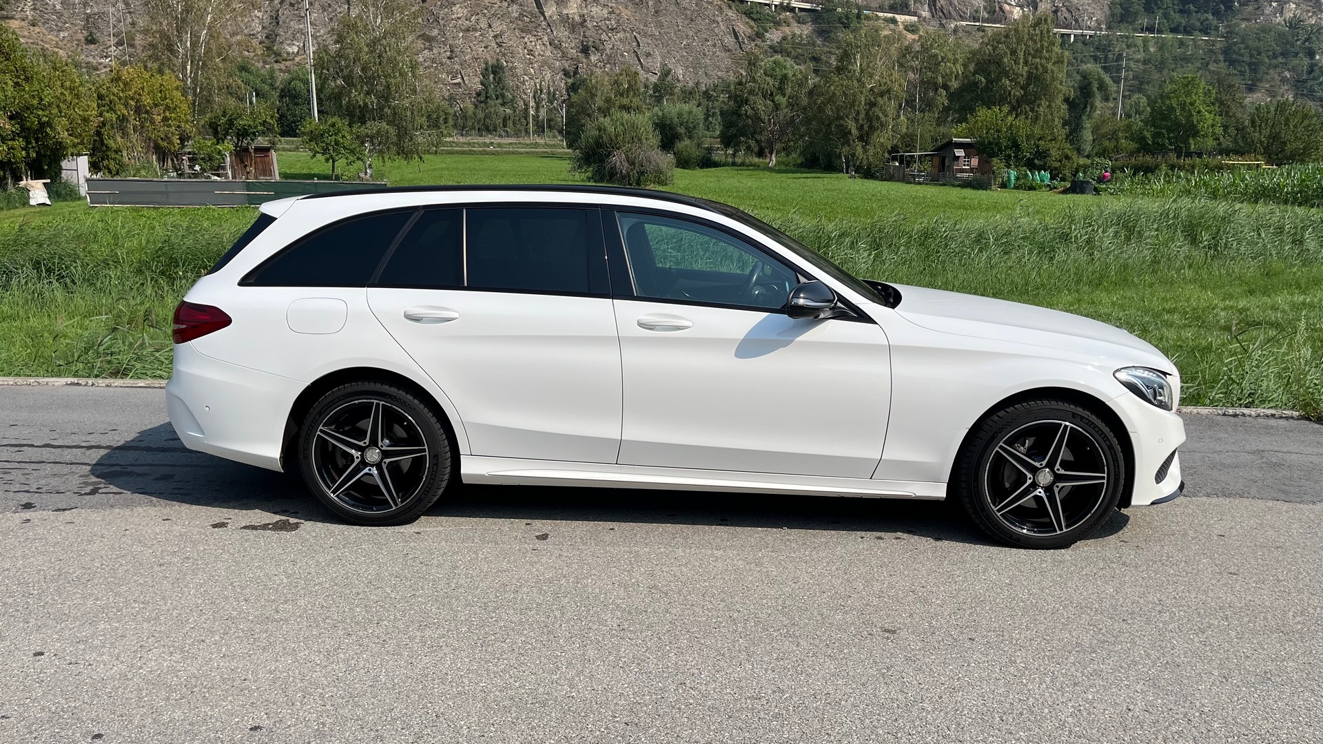 MERCEDES-BENZ C 200 AMG Line 4Matic 7G-Tronic-image-5