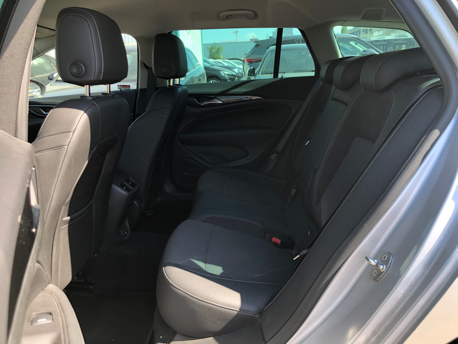 OPEL Sports Tourer-image-14