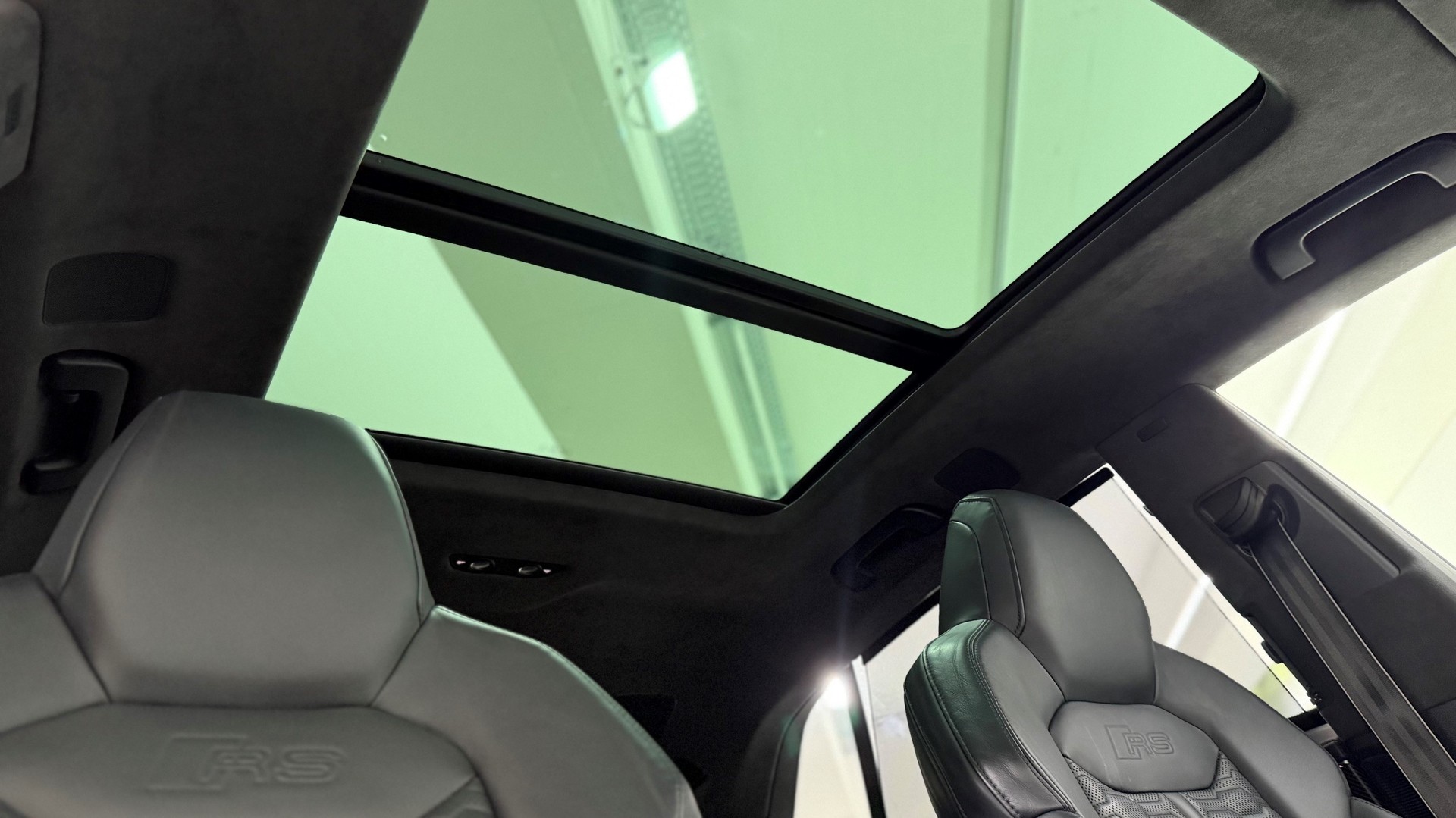 AUDI RS Q8 4.0 V8 TFSI quattro T-Tr-image-13