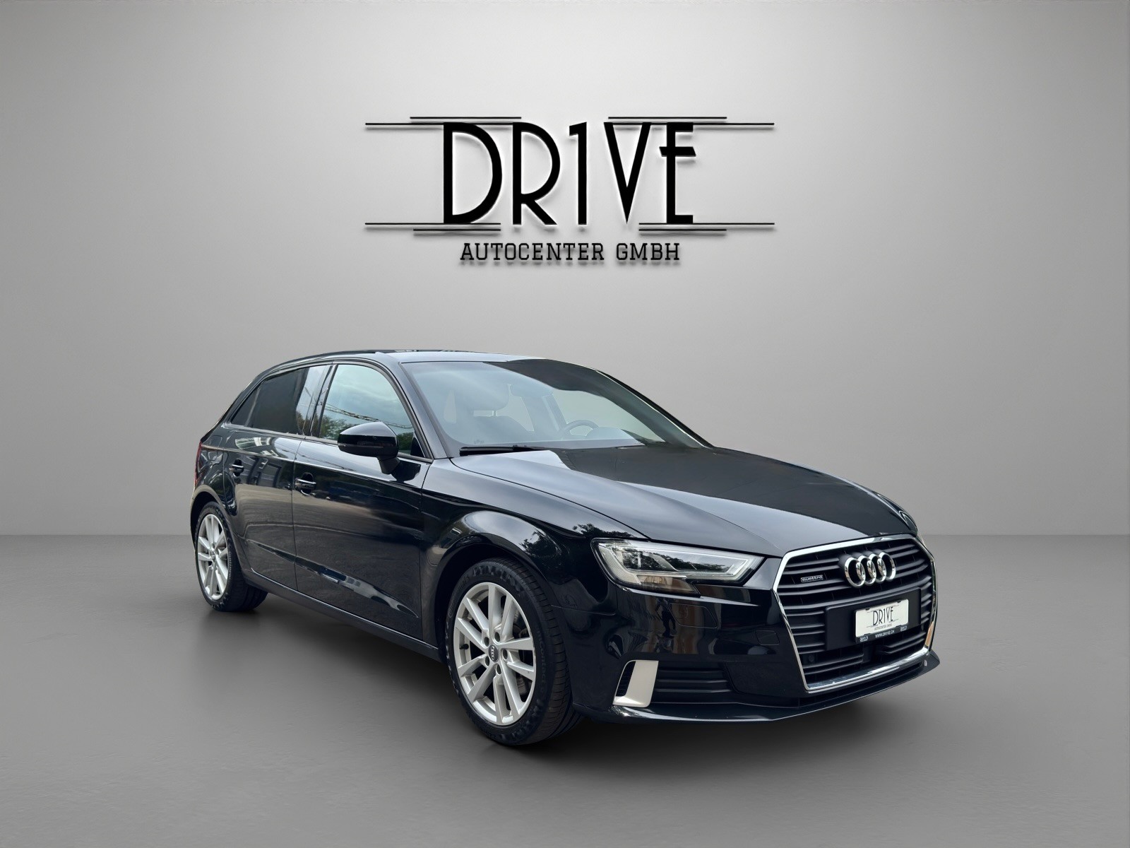 AUDI A3 Sportback 40 TFSI Sport Attraction quattro S-tronic-showroom-element-2