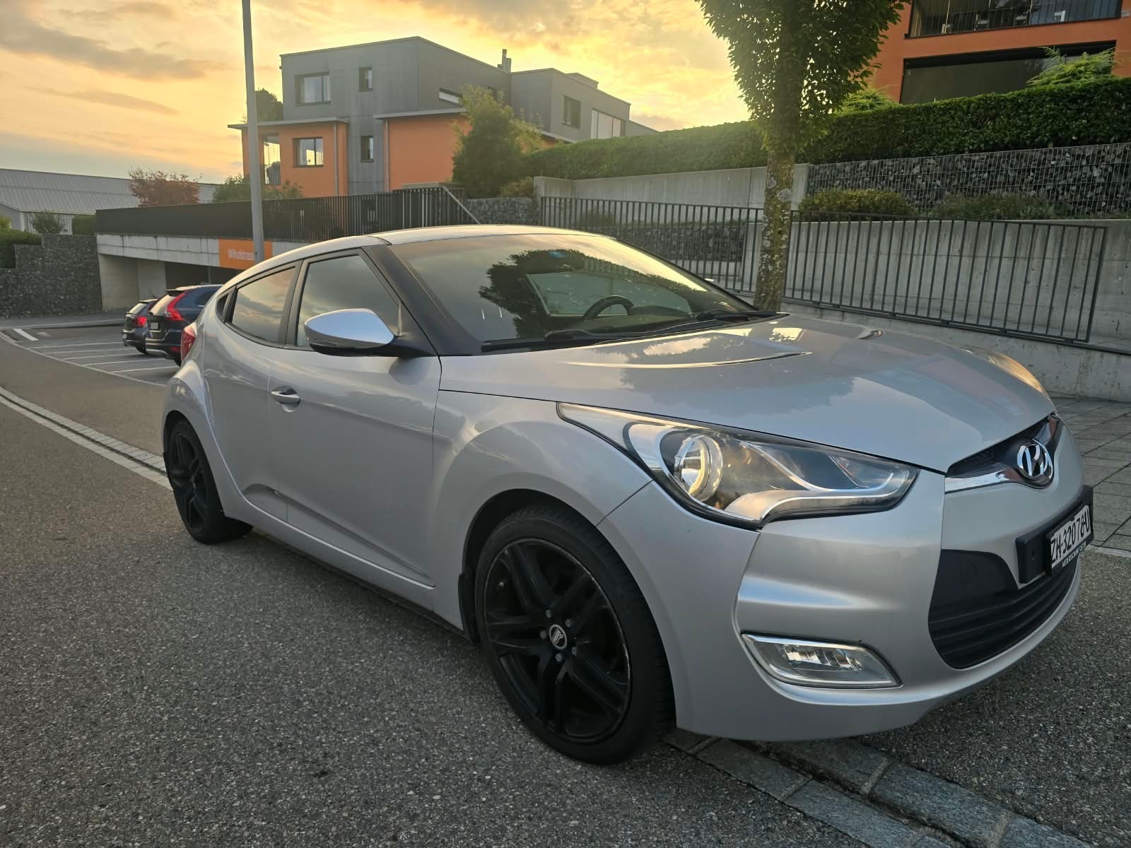 HYUNDAI Veloster 1.6 GDI-showroom-element-1