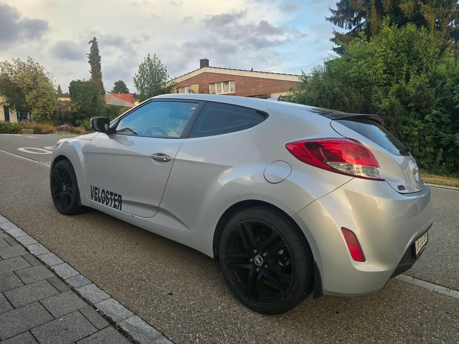 HYUNDAI Veloster 1.6 GDI-showroom-element-3