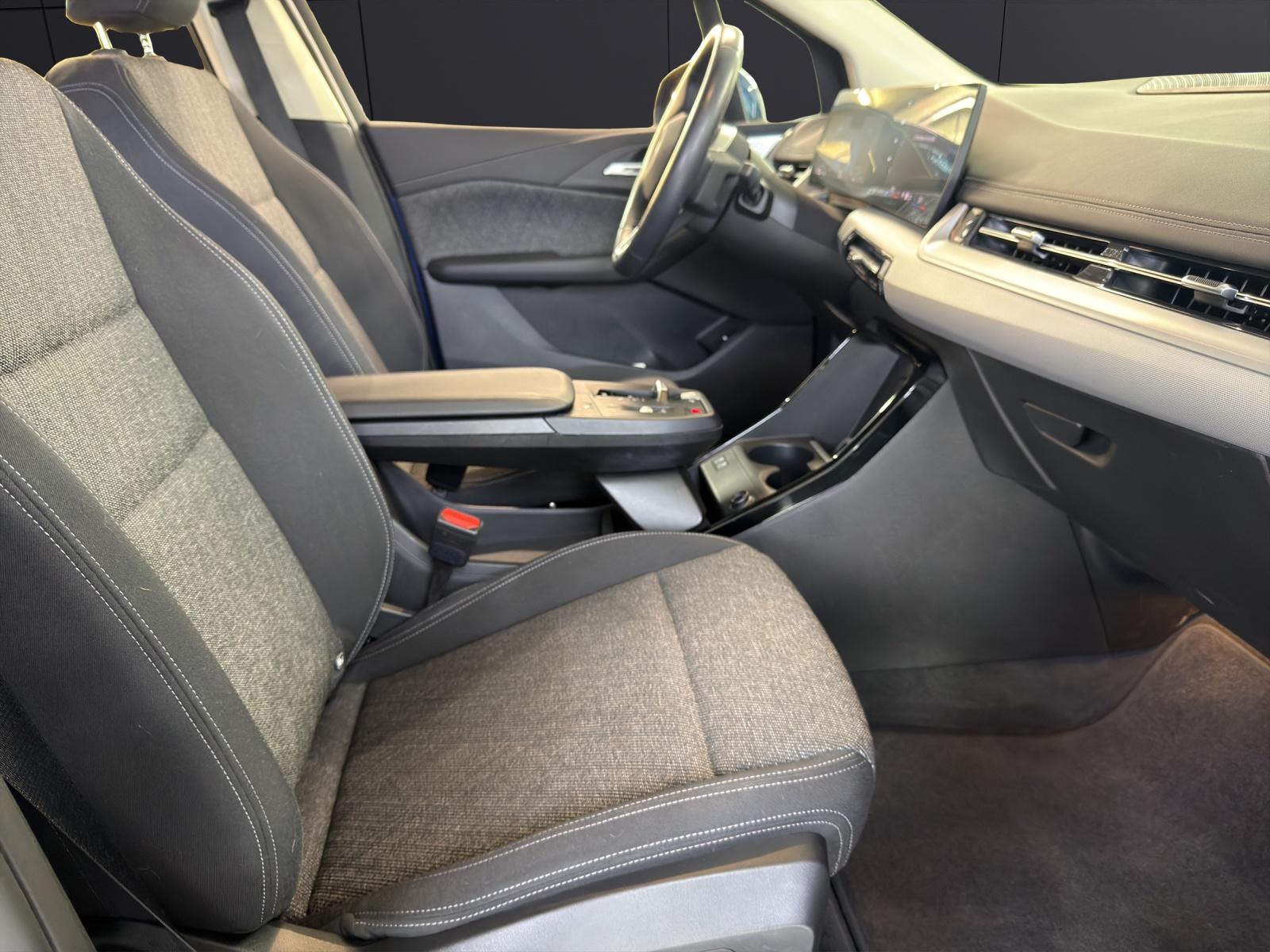 BMW 225e xDrive Active Tourer-image-14