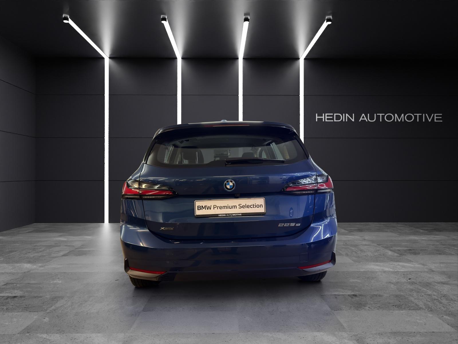 BMW 225e xDrive Active Tourer-showroom-element-3