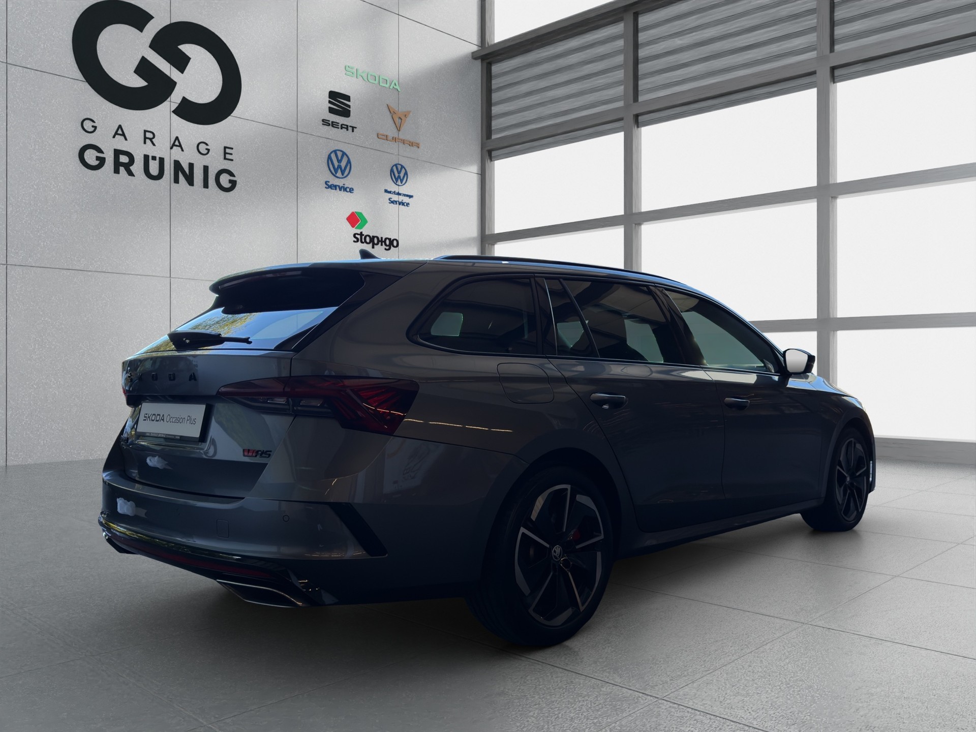 SKODA Octavia Combi 2.0 TSI DSG RS-image-5