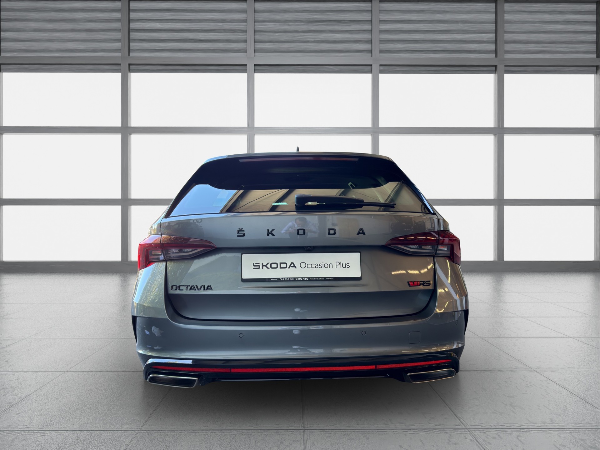 SKODA Octavia Combi 2.0 TSI DSG RS-image-4