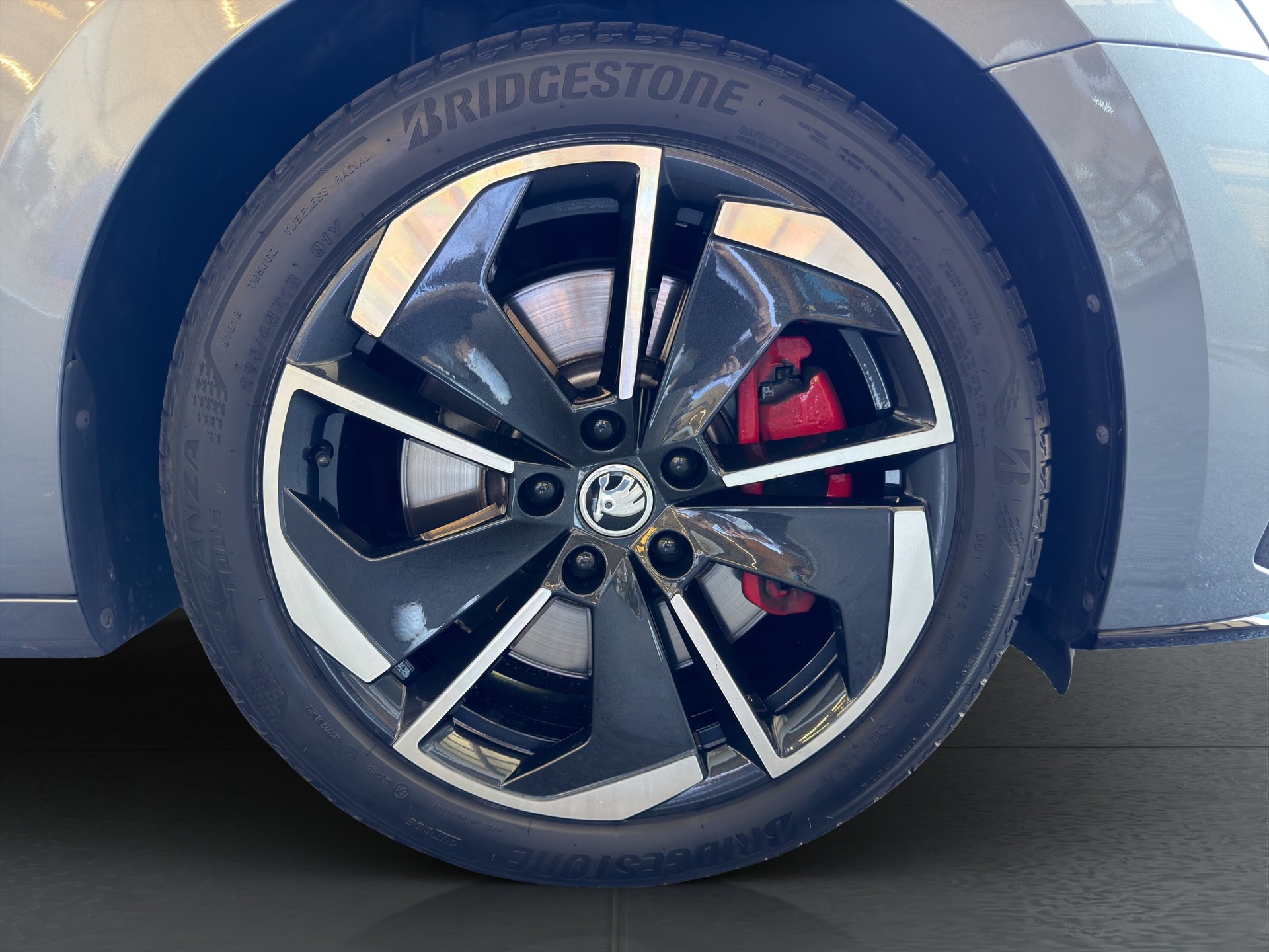 SKODA Octavia Combi 2.0 TSI DSG RS-image-6
