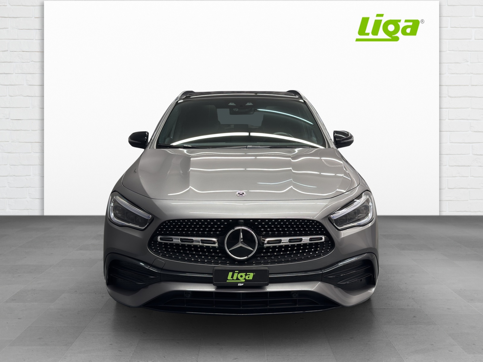 MERCEDES-BENZ GLA 250-showroom-element-1