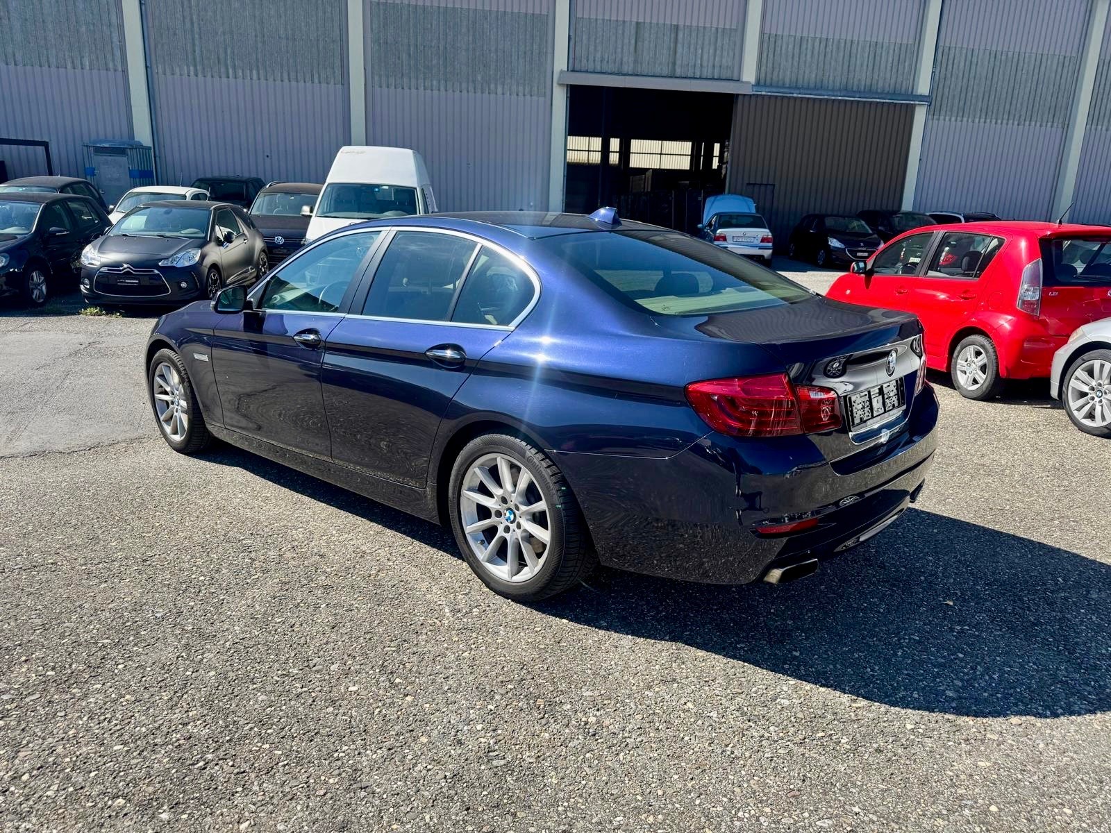BMW 550i xDrive Luxury Line Steptronic-showroom-element-2