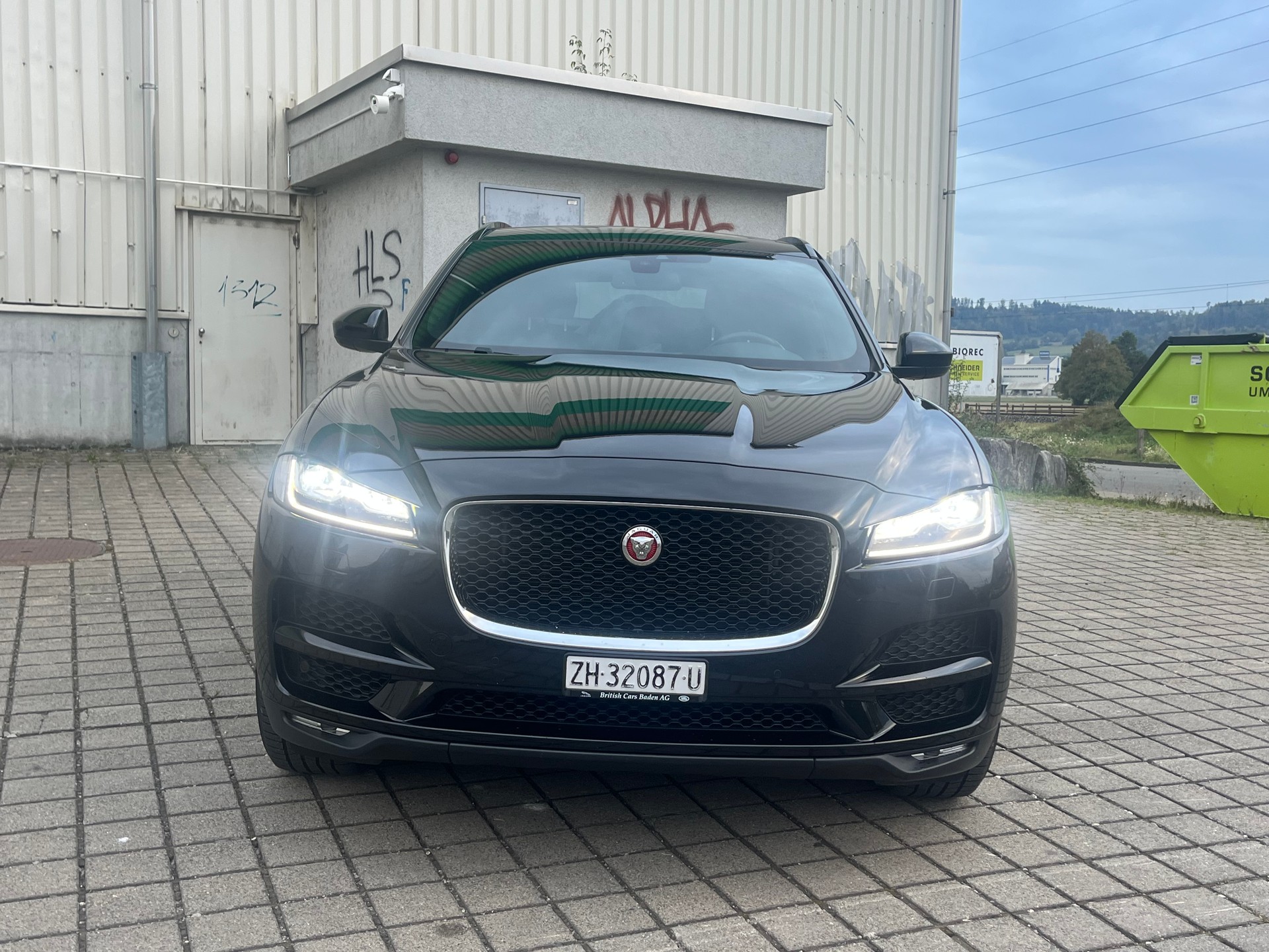 JAGUAR F-Pace 3.0 TD First Edition AWD Automatik-image-6