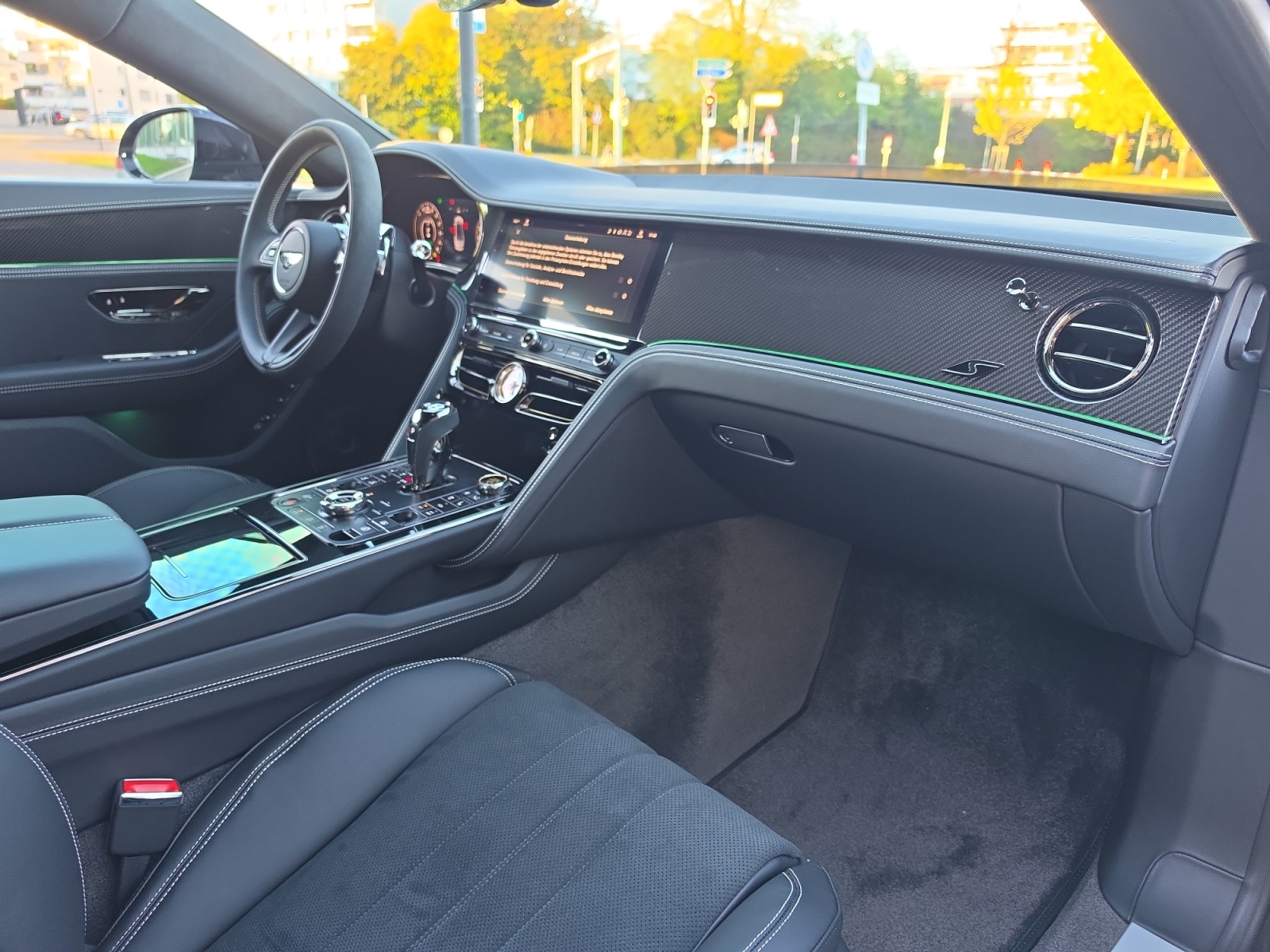 BENTLEY NEW Flying Spur S V8-image-10
