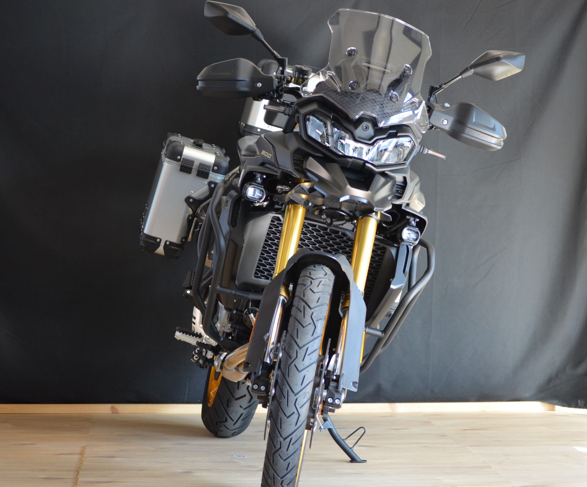 VOGE 900 DSX BLACK KNIGHT-image-3