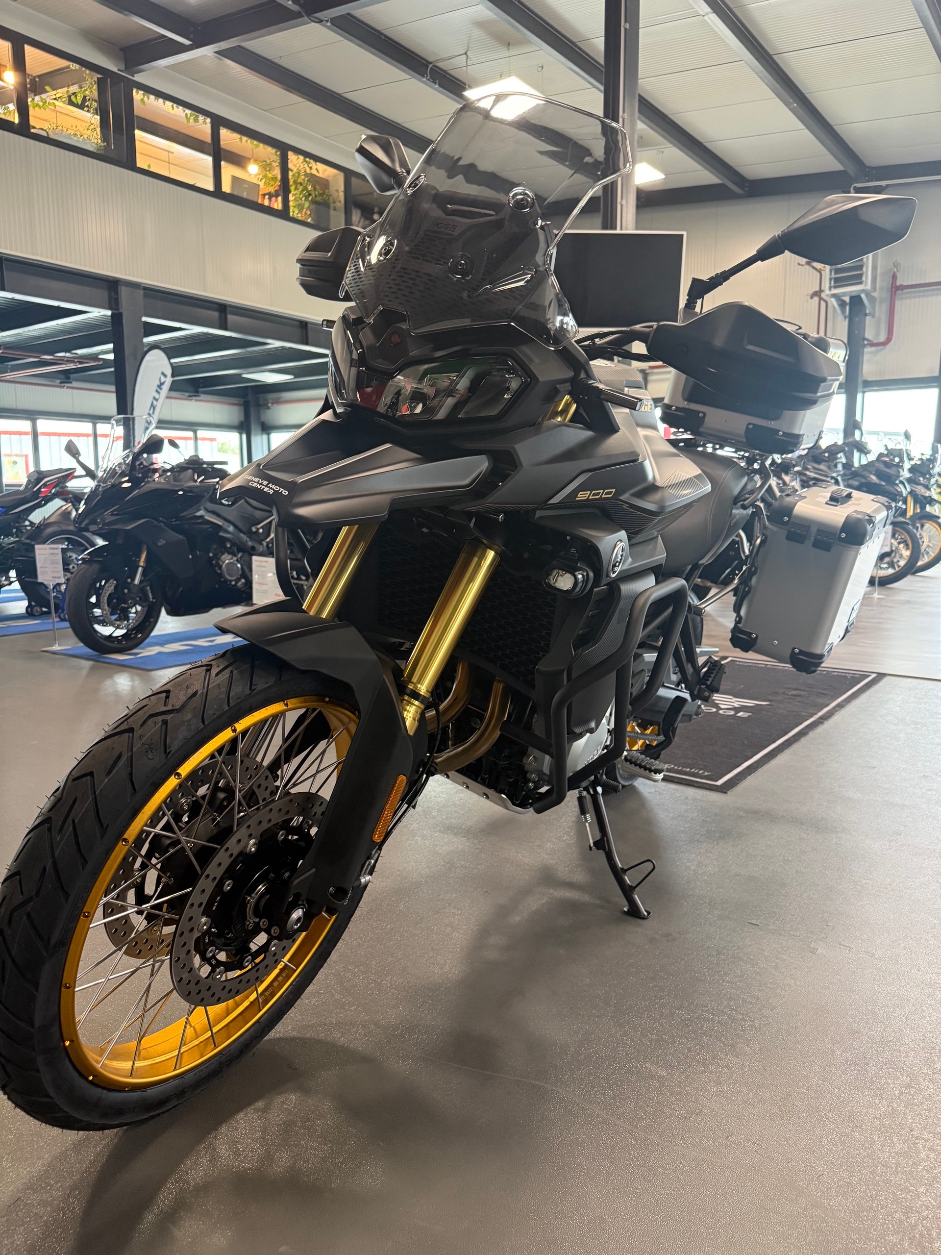 VOGE 900 DSX BLACK KNIGHT-image-7