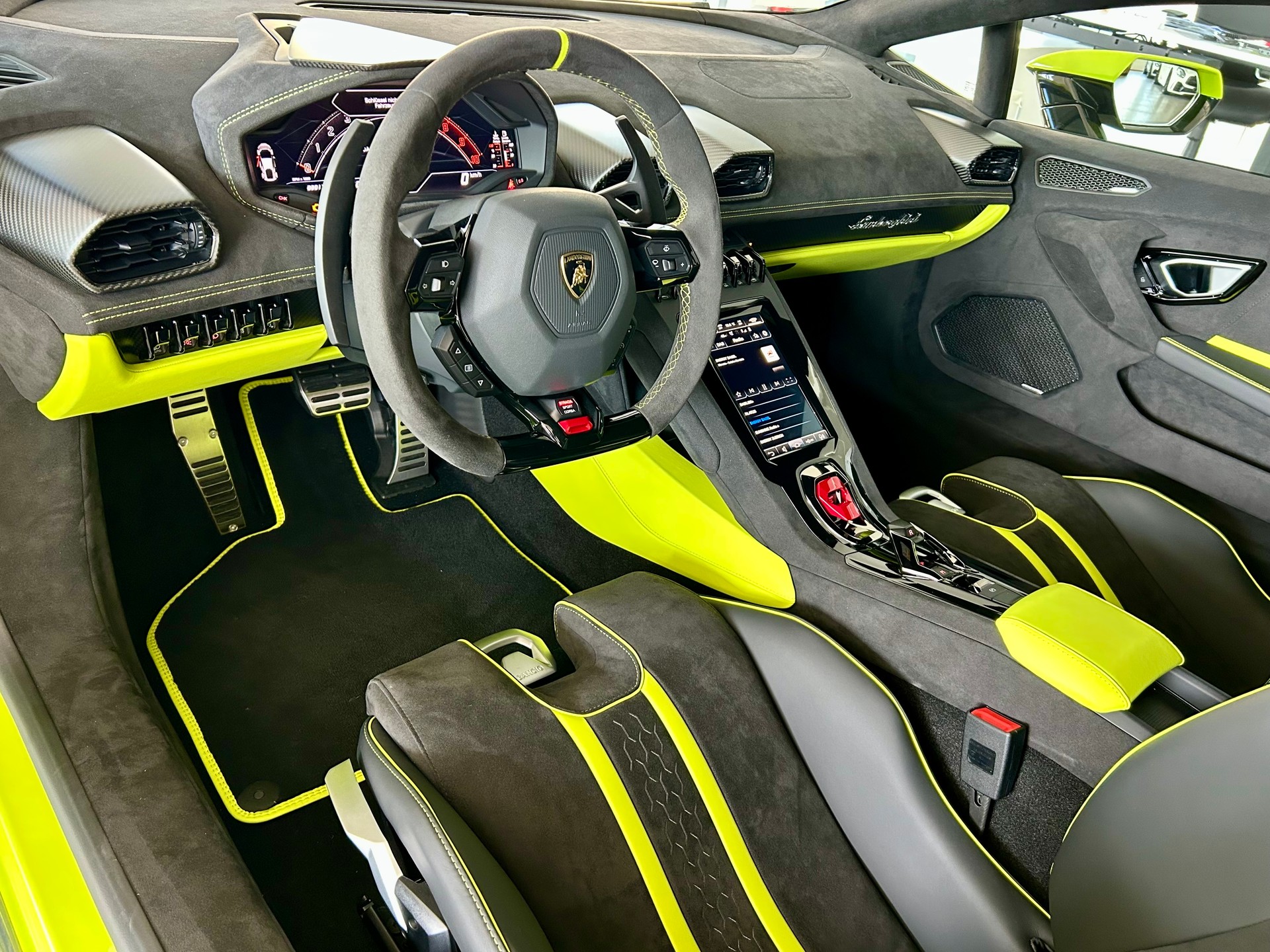 LAMBORGHINI Tecnica-image-9