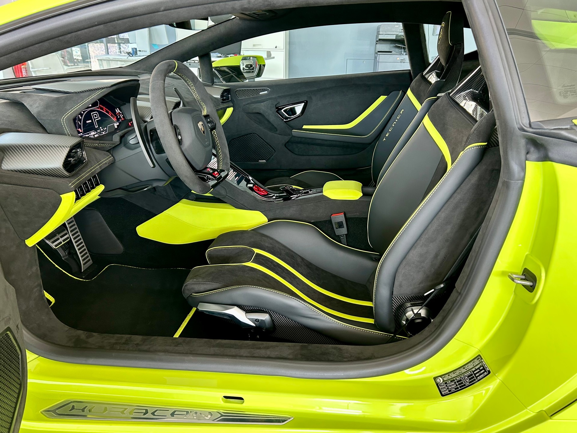 LAMBORGHINI Tecnica-image-7