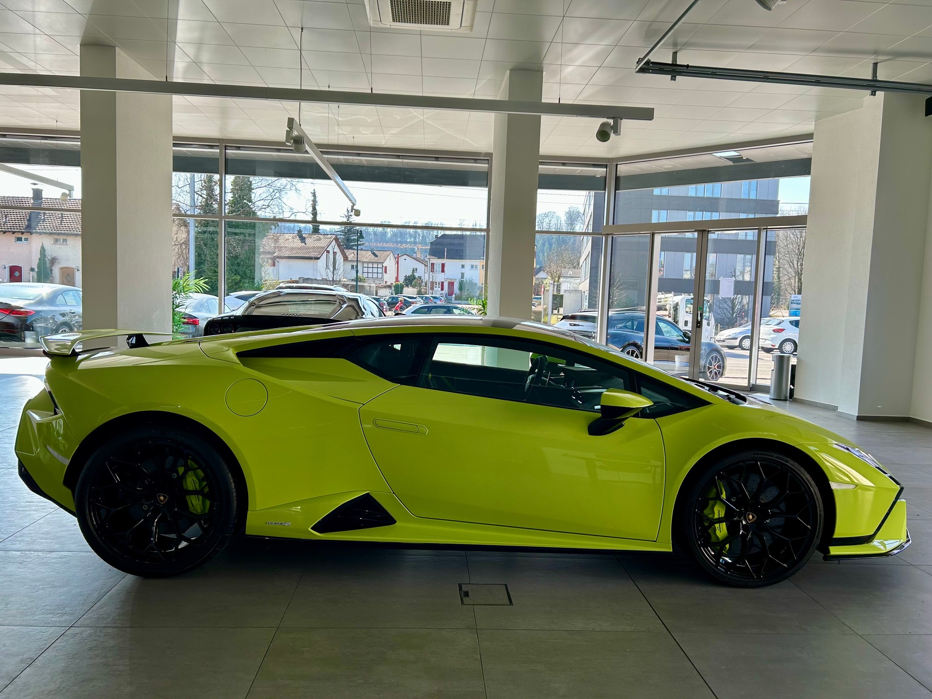 LAMBORGHINI Tecnica-image-5