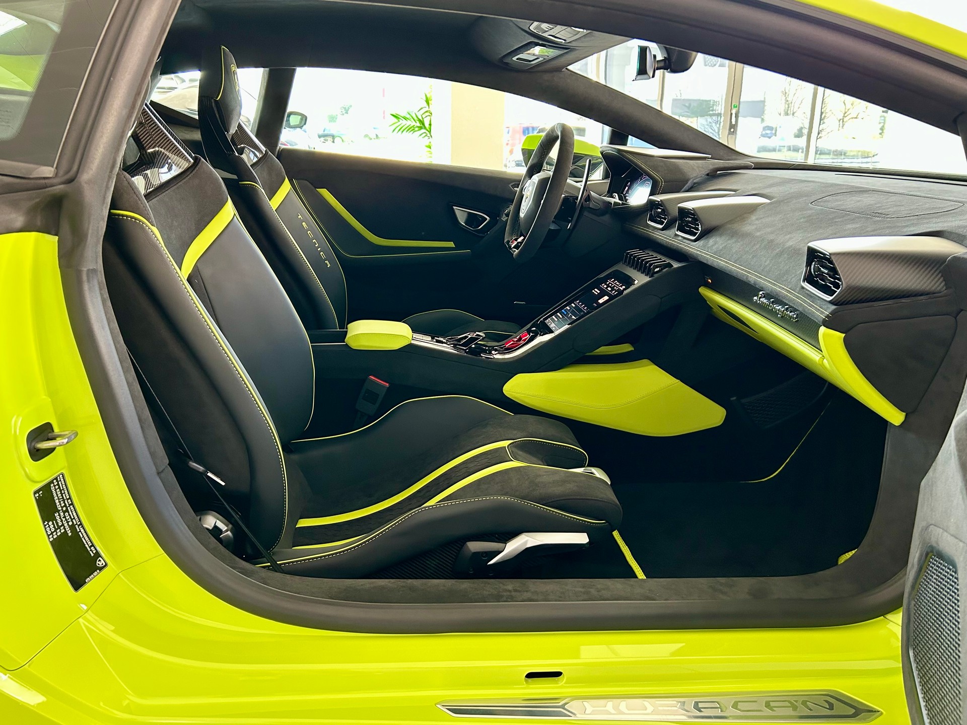 LAMBORGHINI Tecnica-image-8