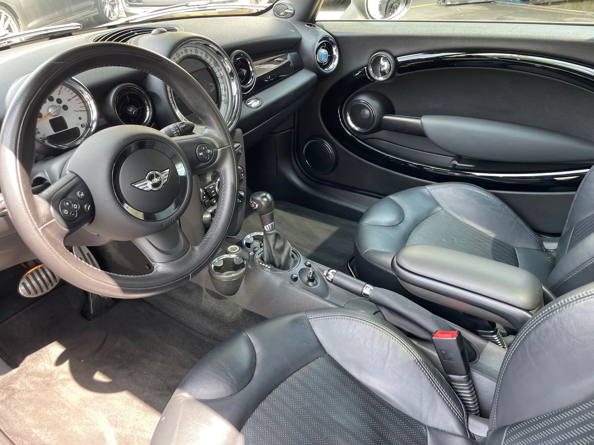 MINI Clubman Cooper SD Steptronic-showroom-element-3