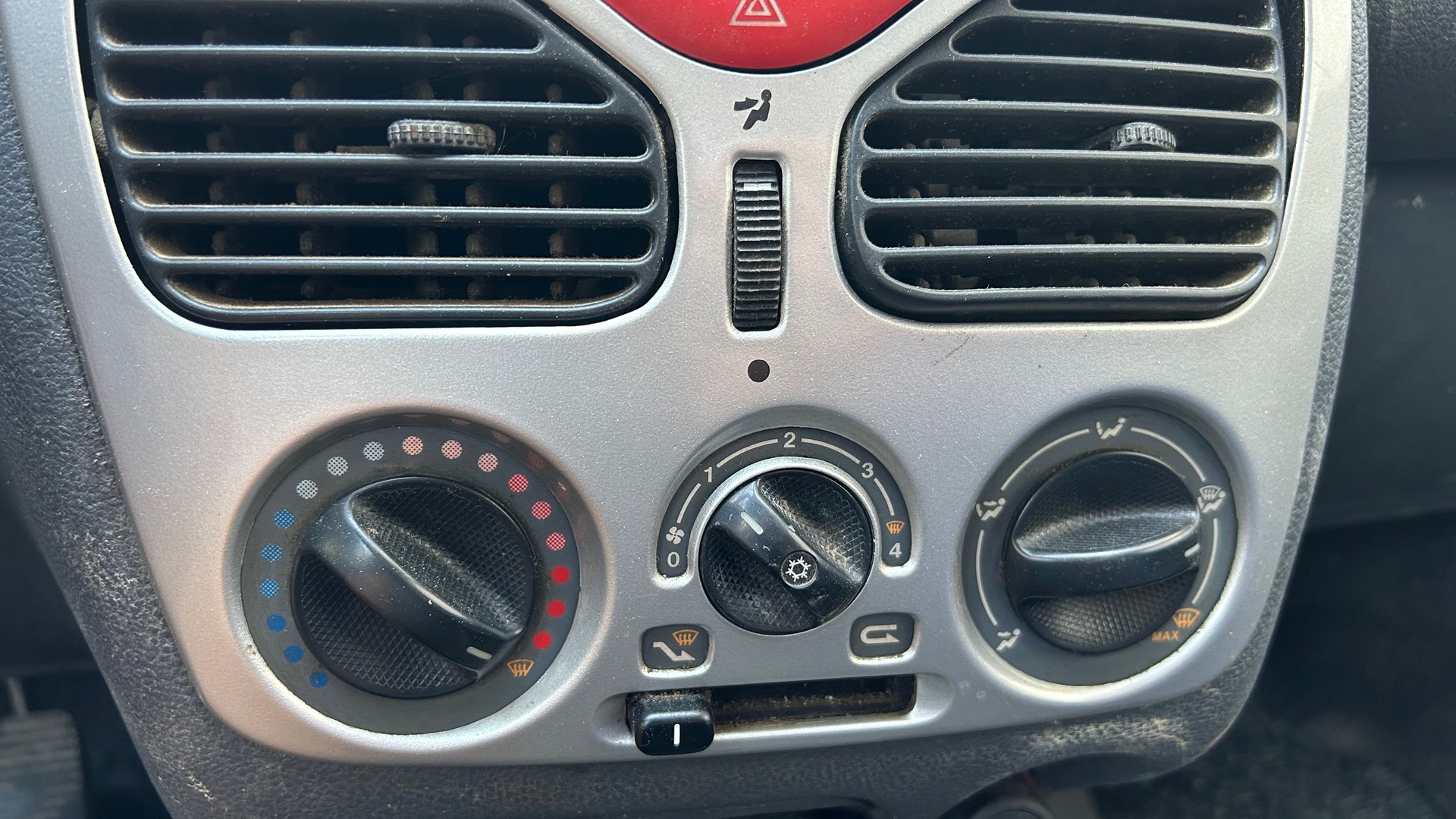 FIAT Strada 1.9 JTD-image-6