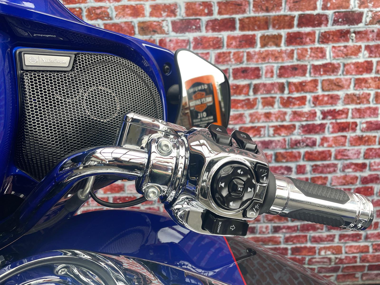 HARLEY-DAVIDSON CVO Street Glide-image-11