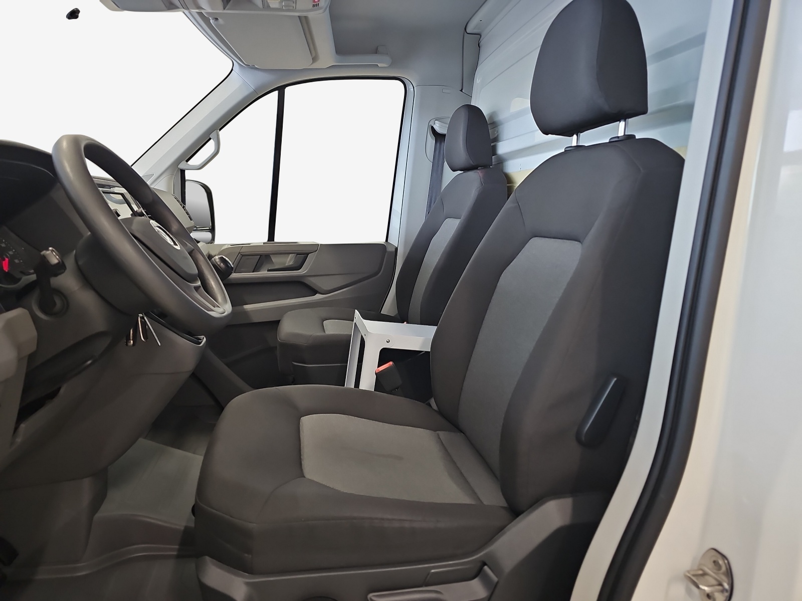 VW Crafter 35 2.0 TDI L3 HD A-image-10