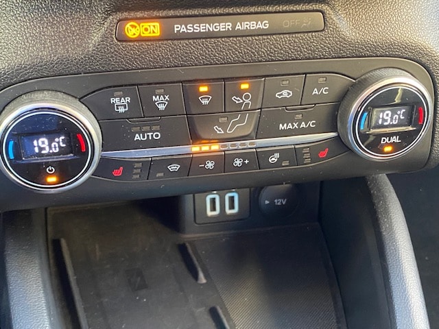 FORD Focus 1.0 SCTi ST Line Automatic-image-5