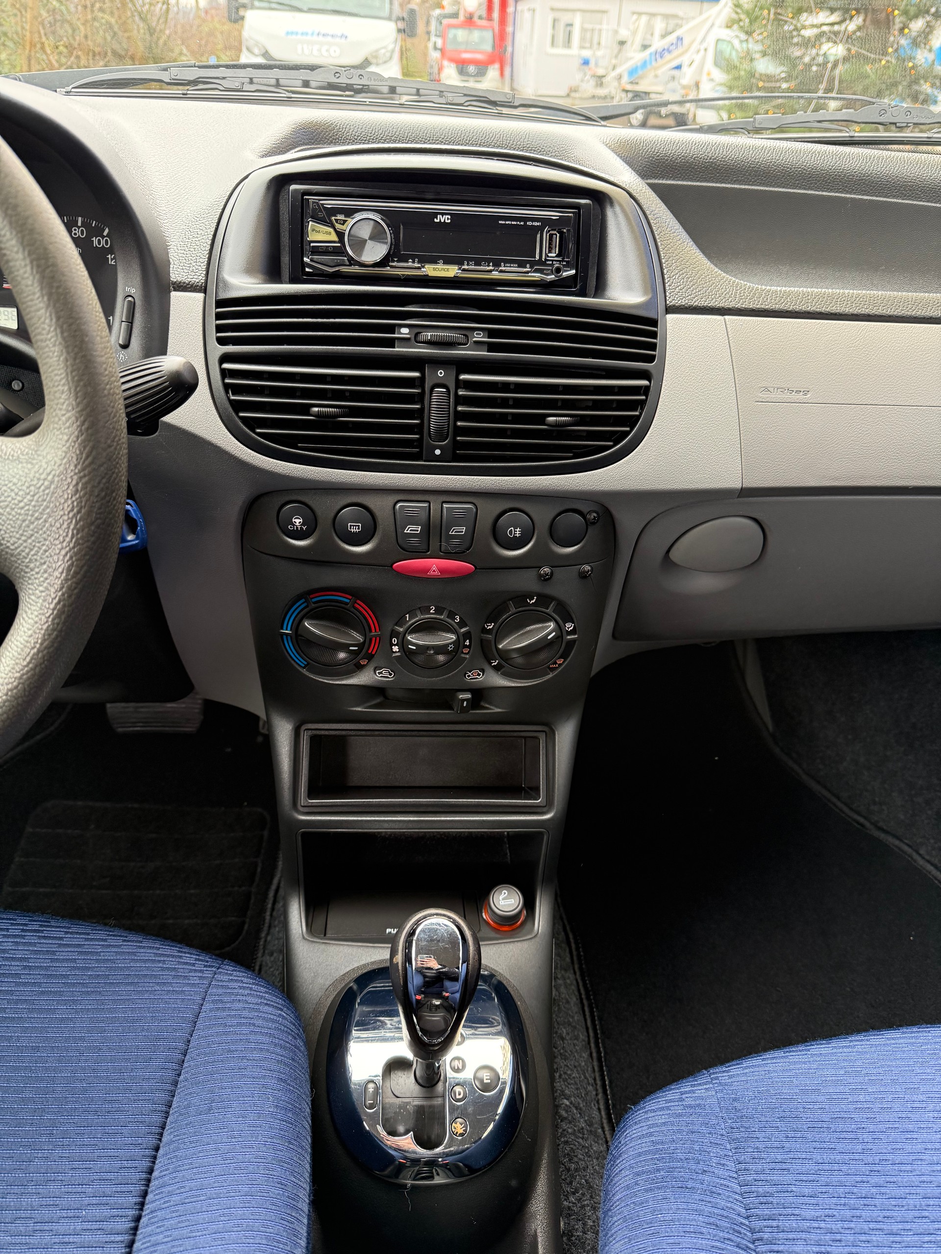 FIAT Punto 1.2 16V ELX Speedgear-image-9