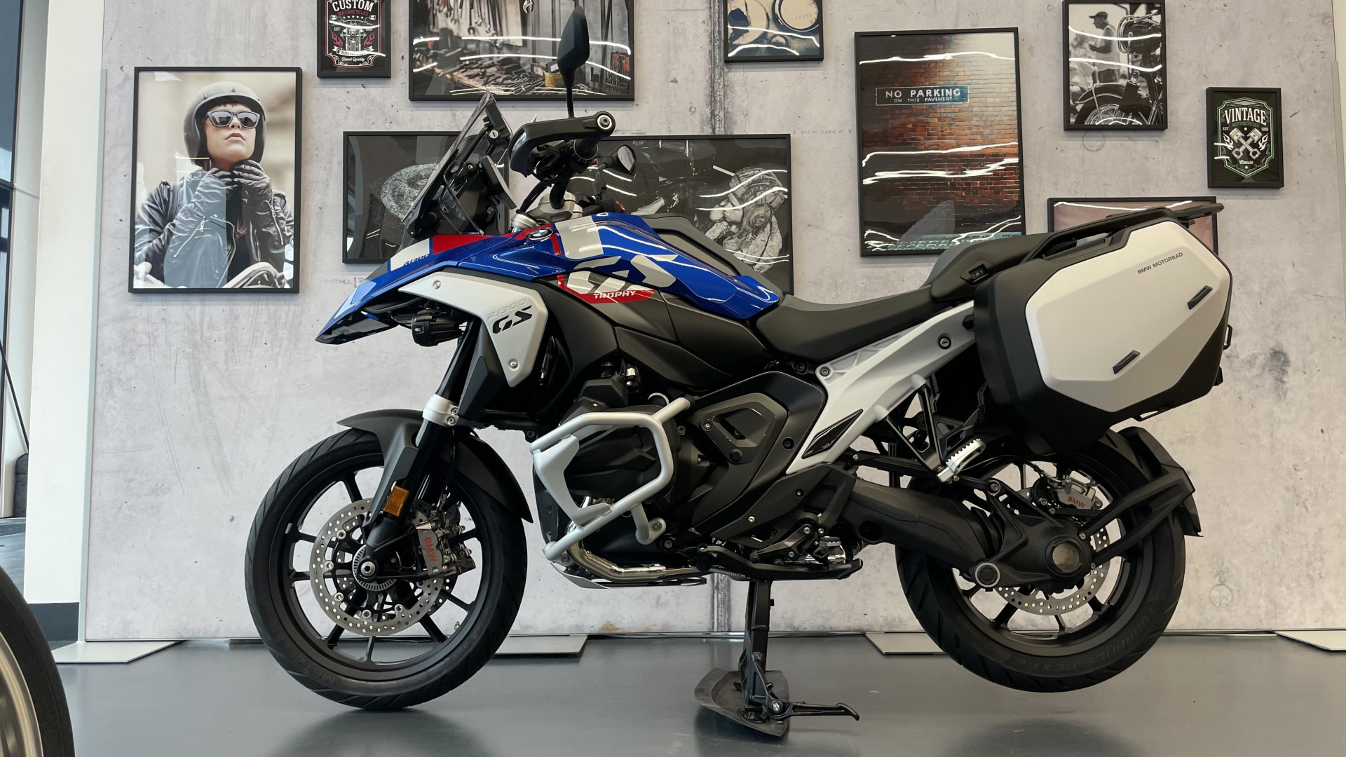 BMW R 1300 GS Trophy-image-3