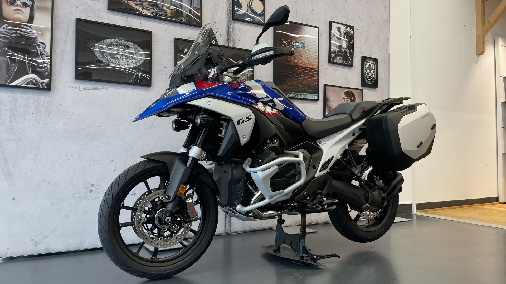 BMW R 1300 GS Trophy-image-4